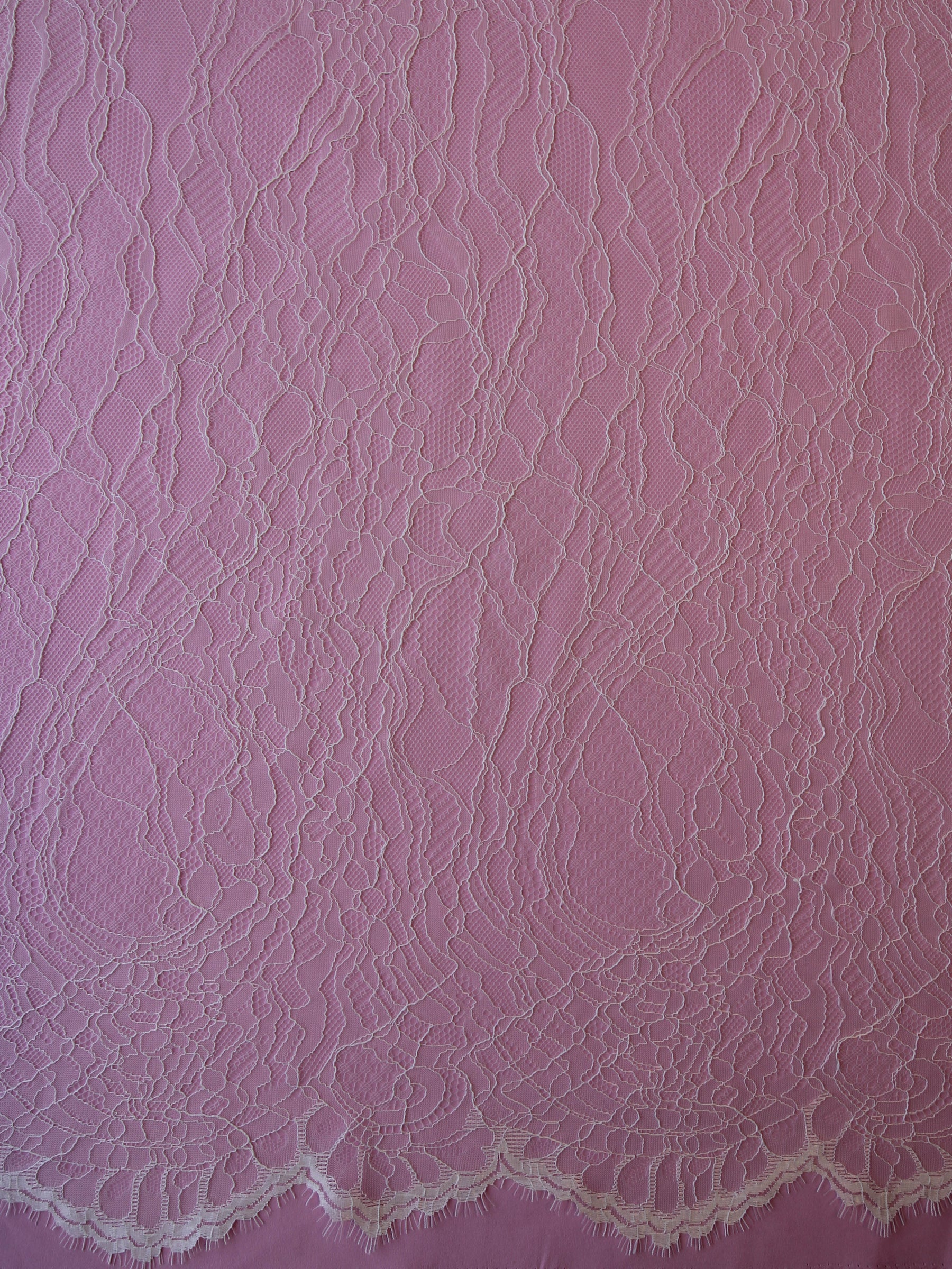 Elfenbeinfarbene Raschelspitze – Sallopine