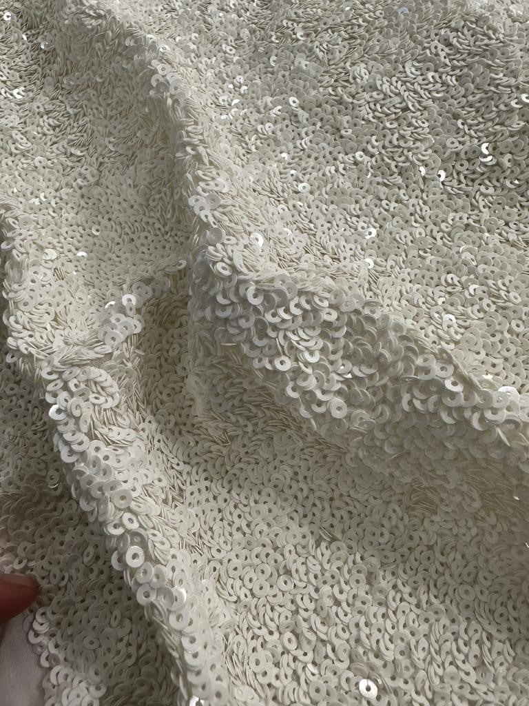 Elfenbeinfarbener, mit Pailletten verzierter Georgette – Lawrie