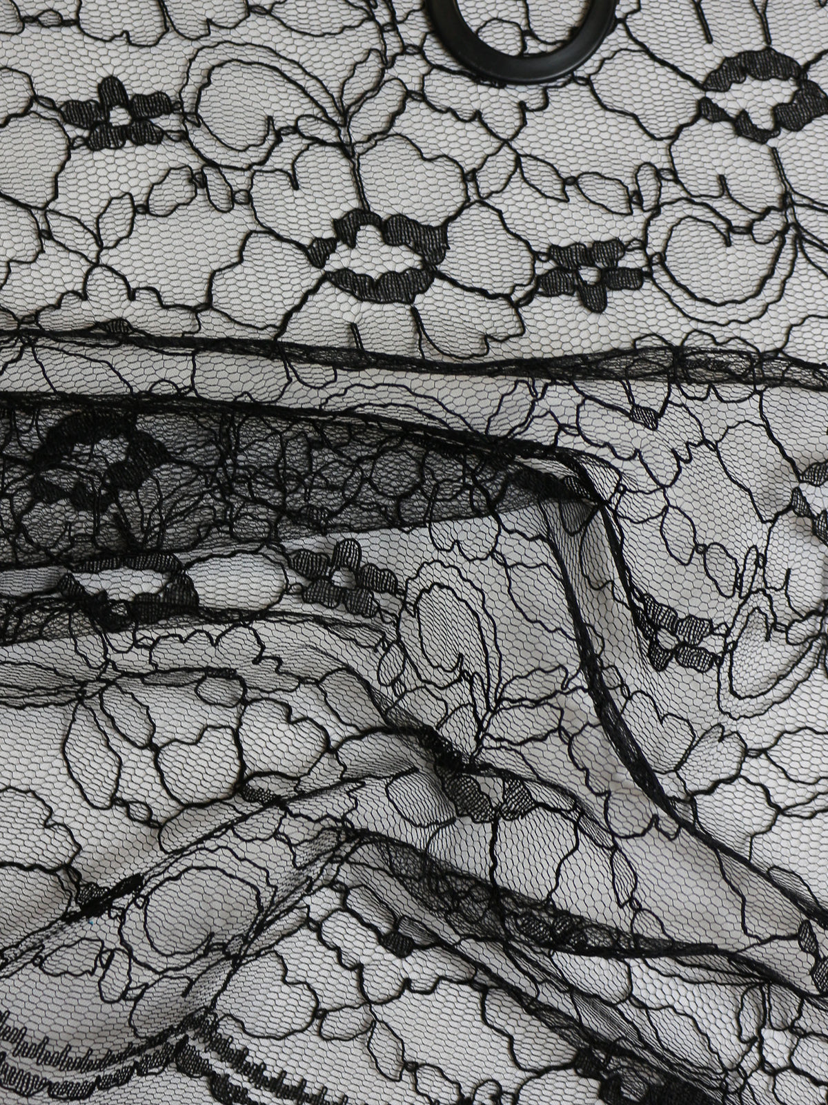 Schwarze schnurgebundene Spitze – Leanne