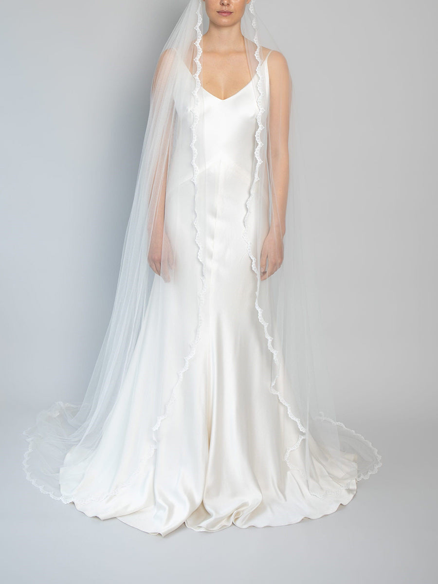 Elfenbeinfarbener Chantilly-Spitzenbesatz – Pippi