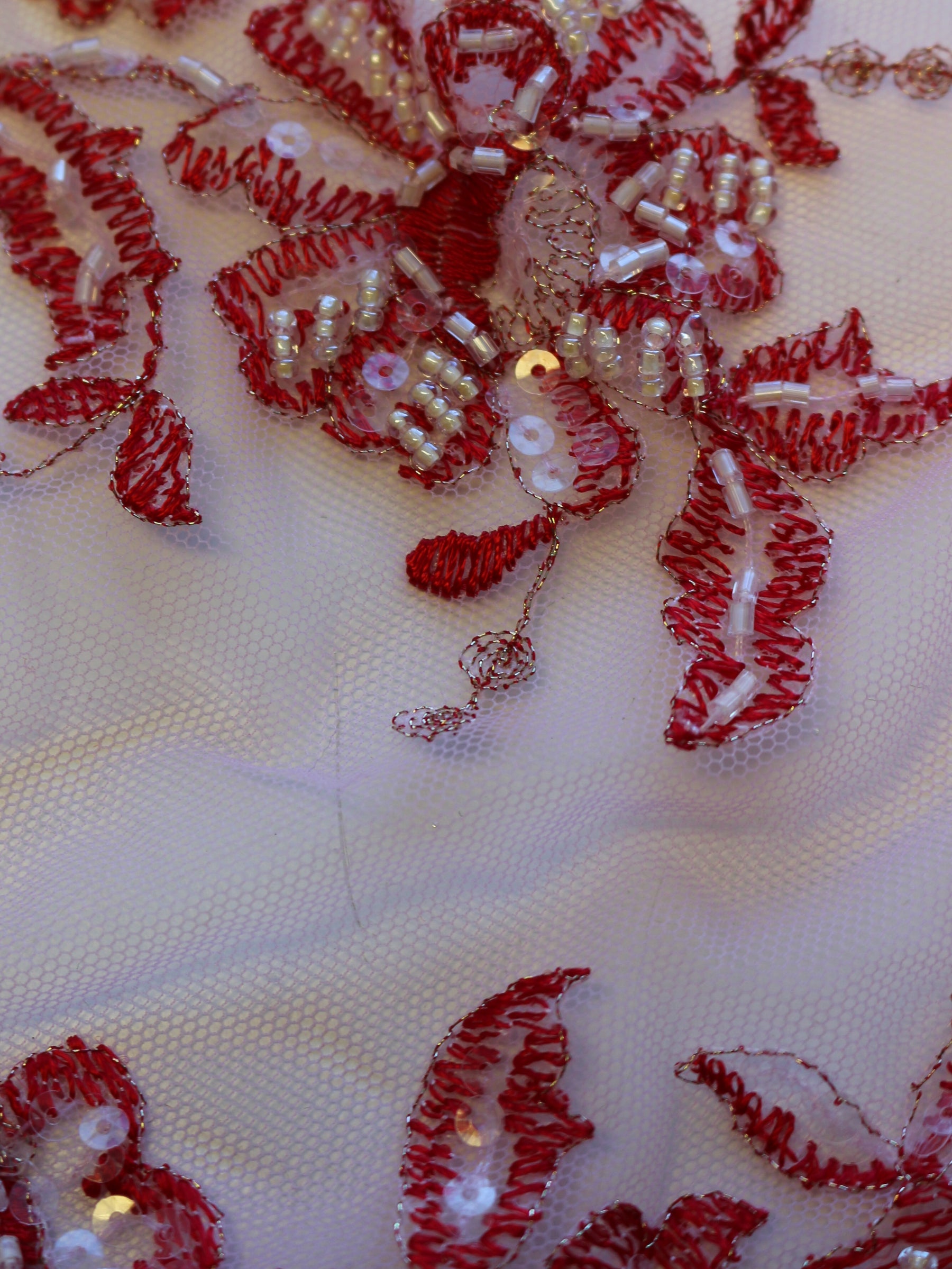 Tulpenrote Spitze - Chloe