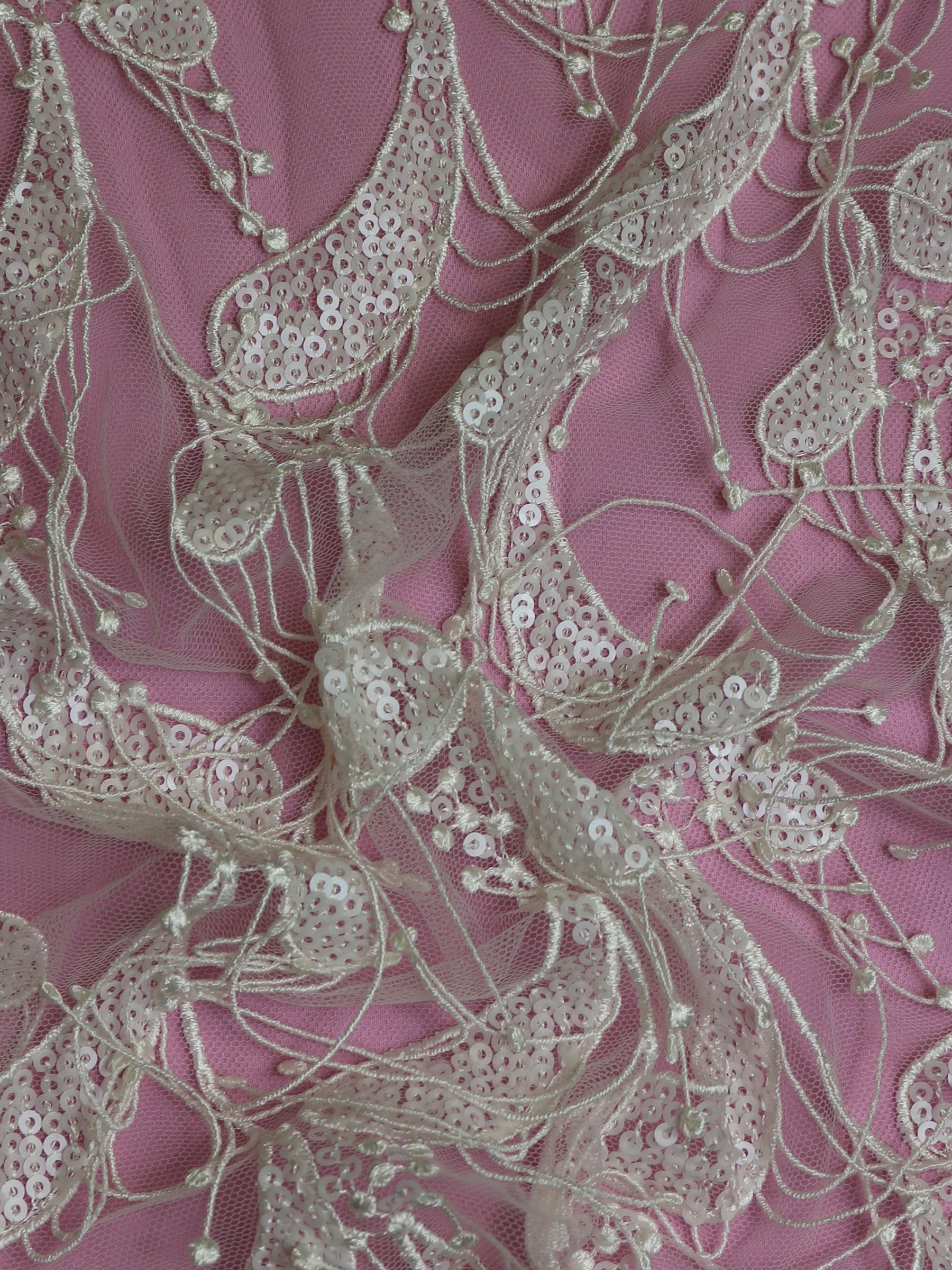 Elfenbeinfarbene paillettenbesetzte Paisley-Spitze – Ronnie