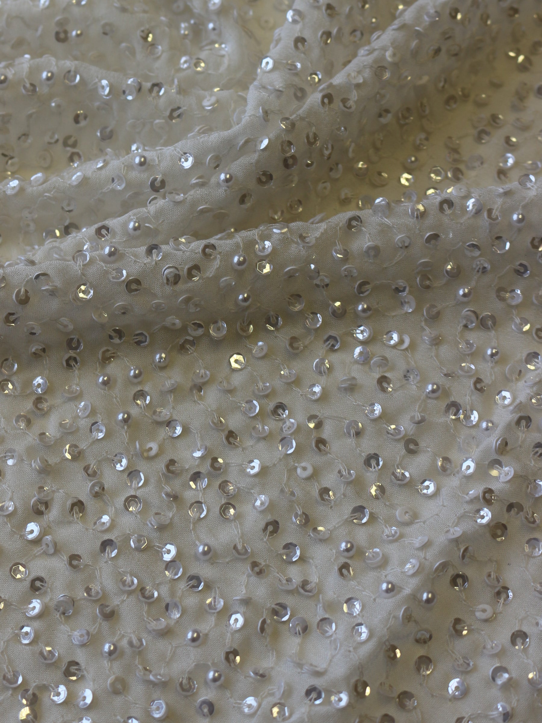 Elfenbeinfarbener Pailletten-Georgette – Ardour