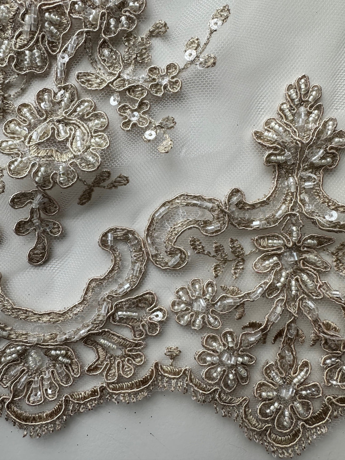 Sandbeige Spitze – Sophia