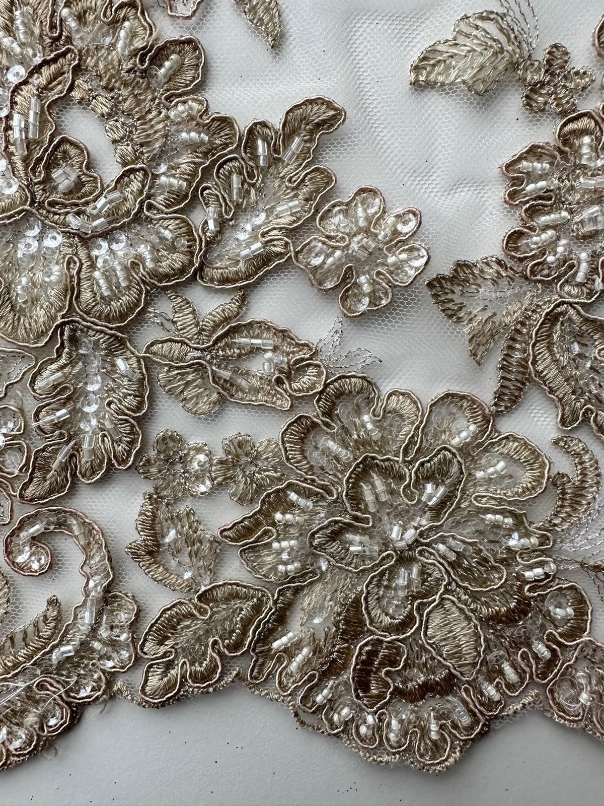 Sandbeige Spitze – Victoria