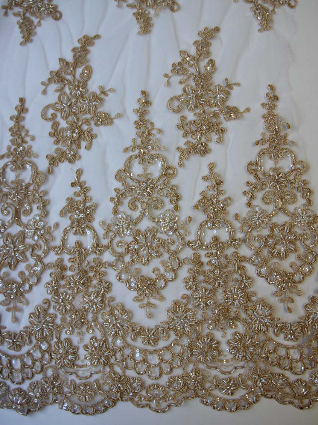 Sandbeige Perlen- und Kordelspitze – Alexandra