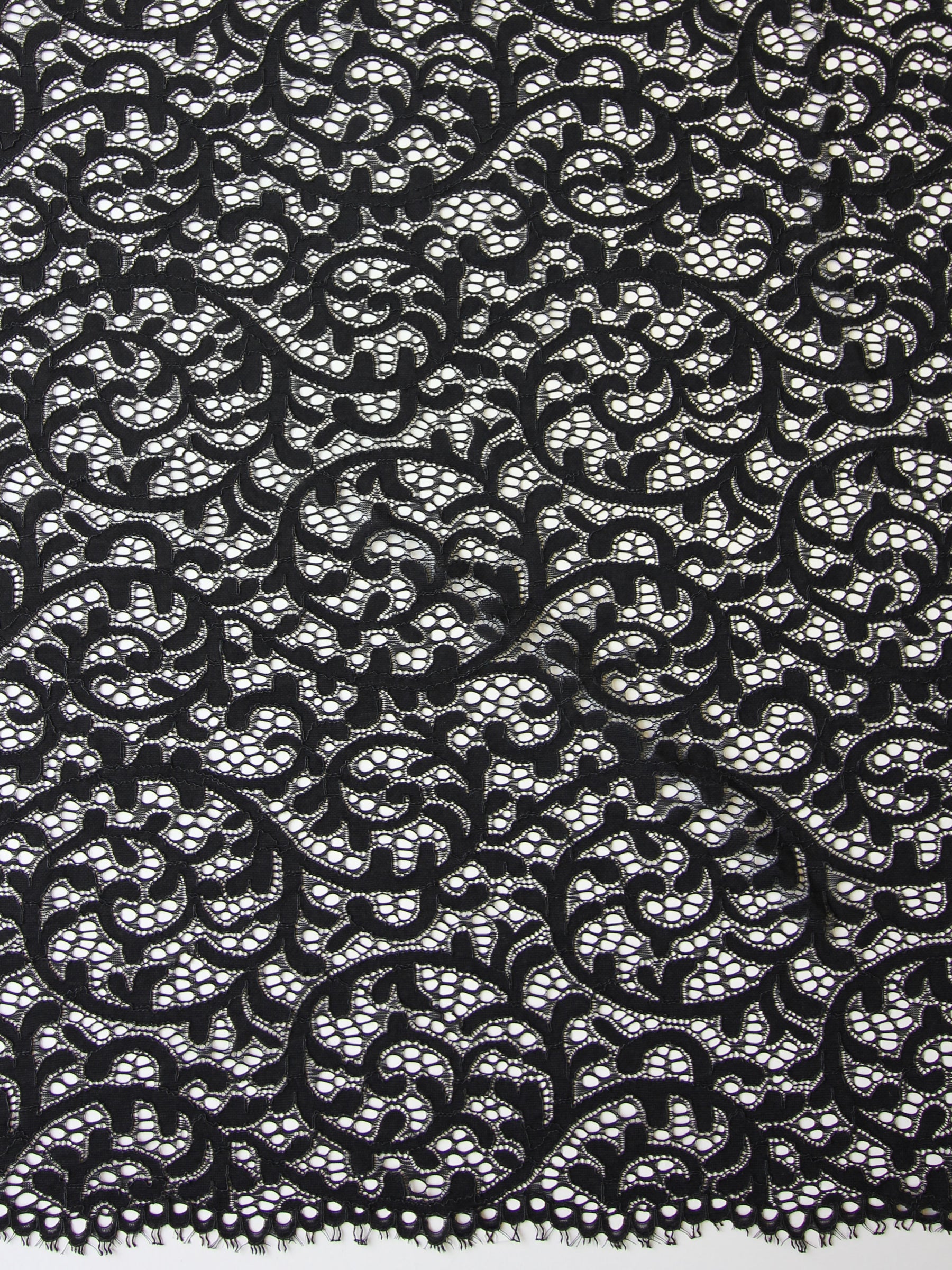 Schwarze Kordelspitze – Alexis