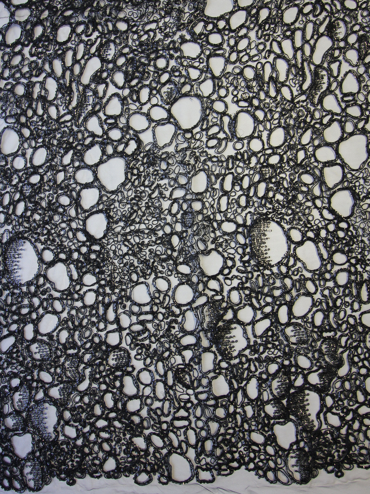 Schwarze Kordelspitze – Raven