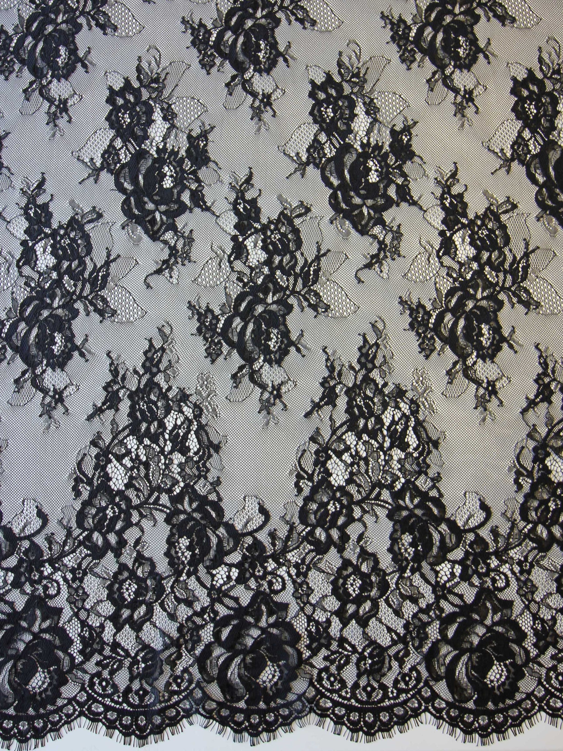 Schwarze Raschelspitze – Maverick