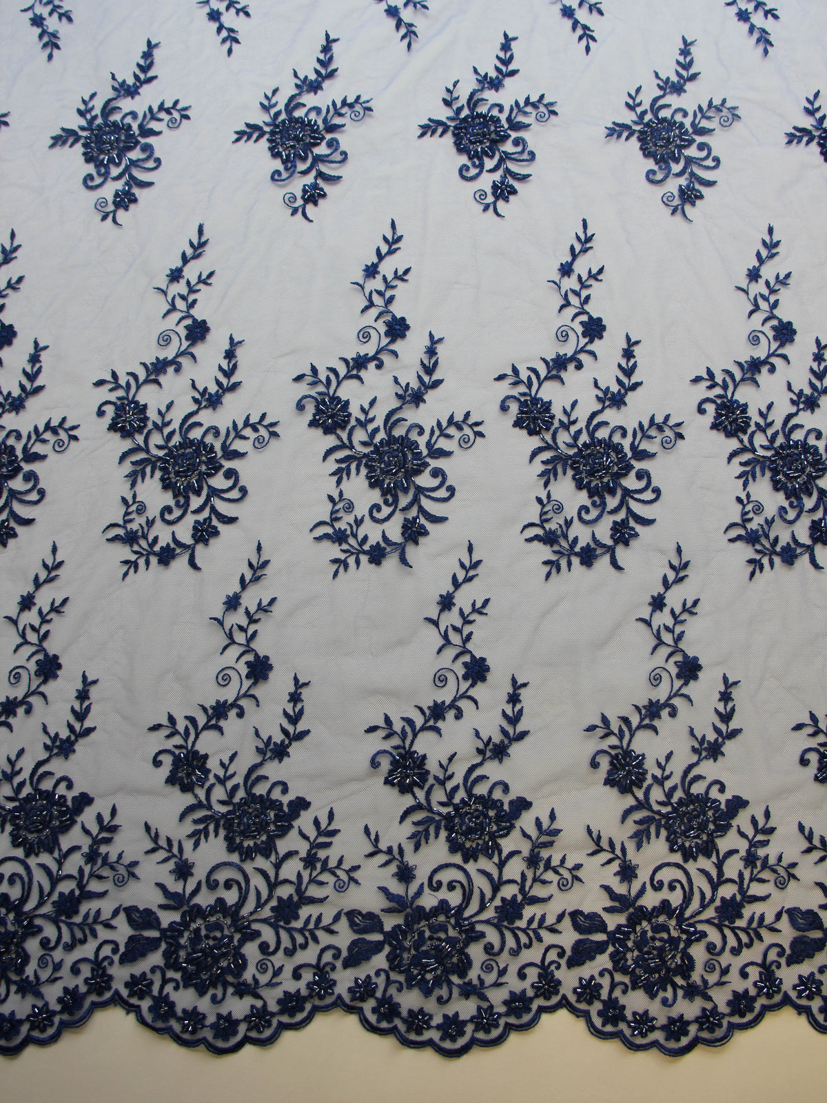 Königsblaue Perlenstickereispitze – Halo