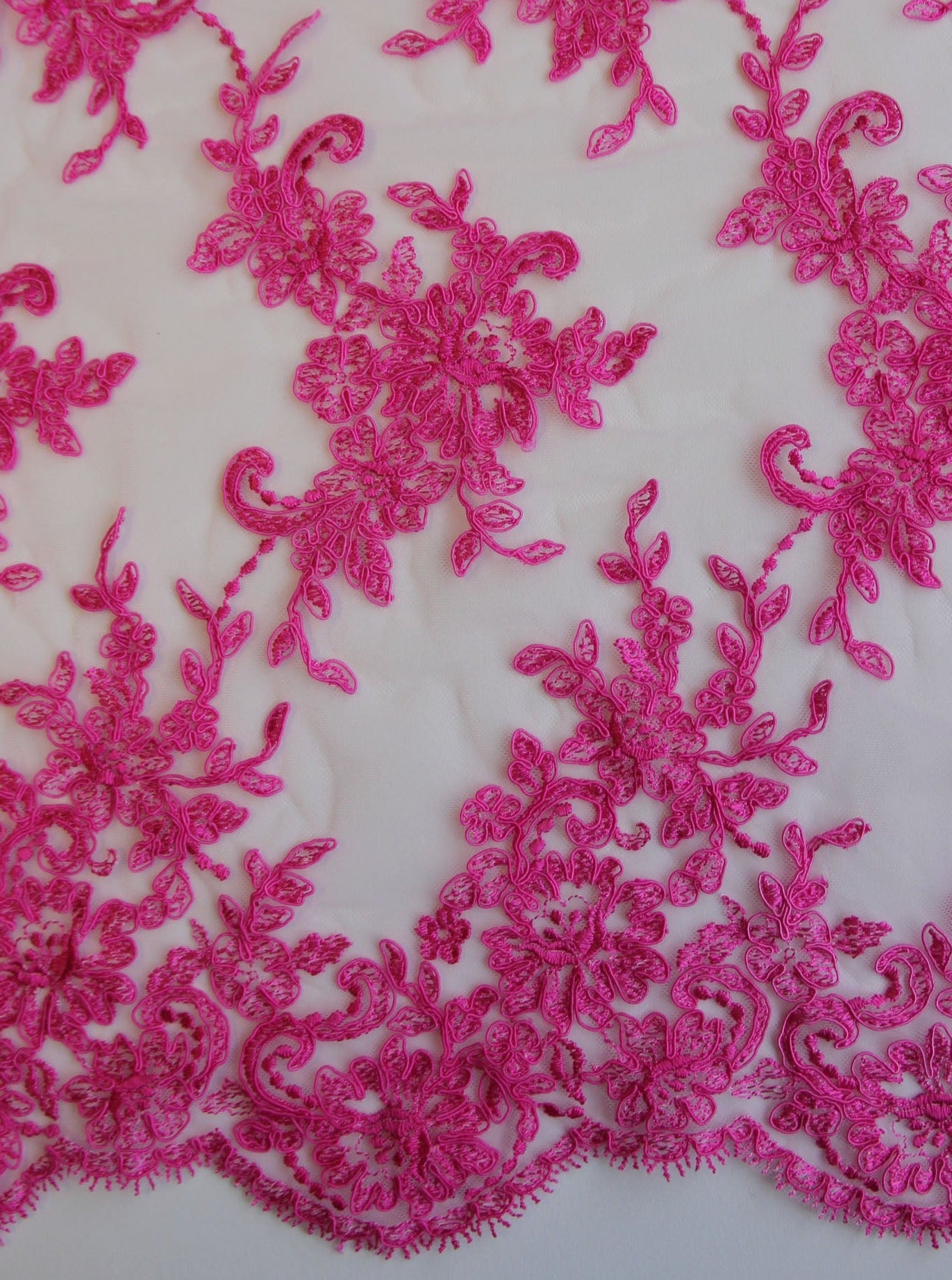 Leidenschaftliche rosa Spitze – Adele