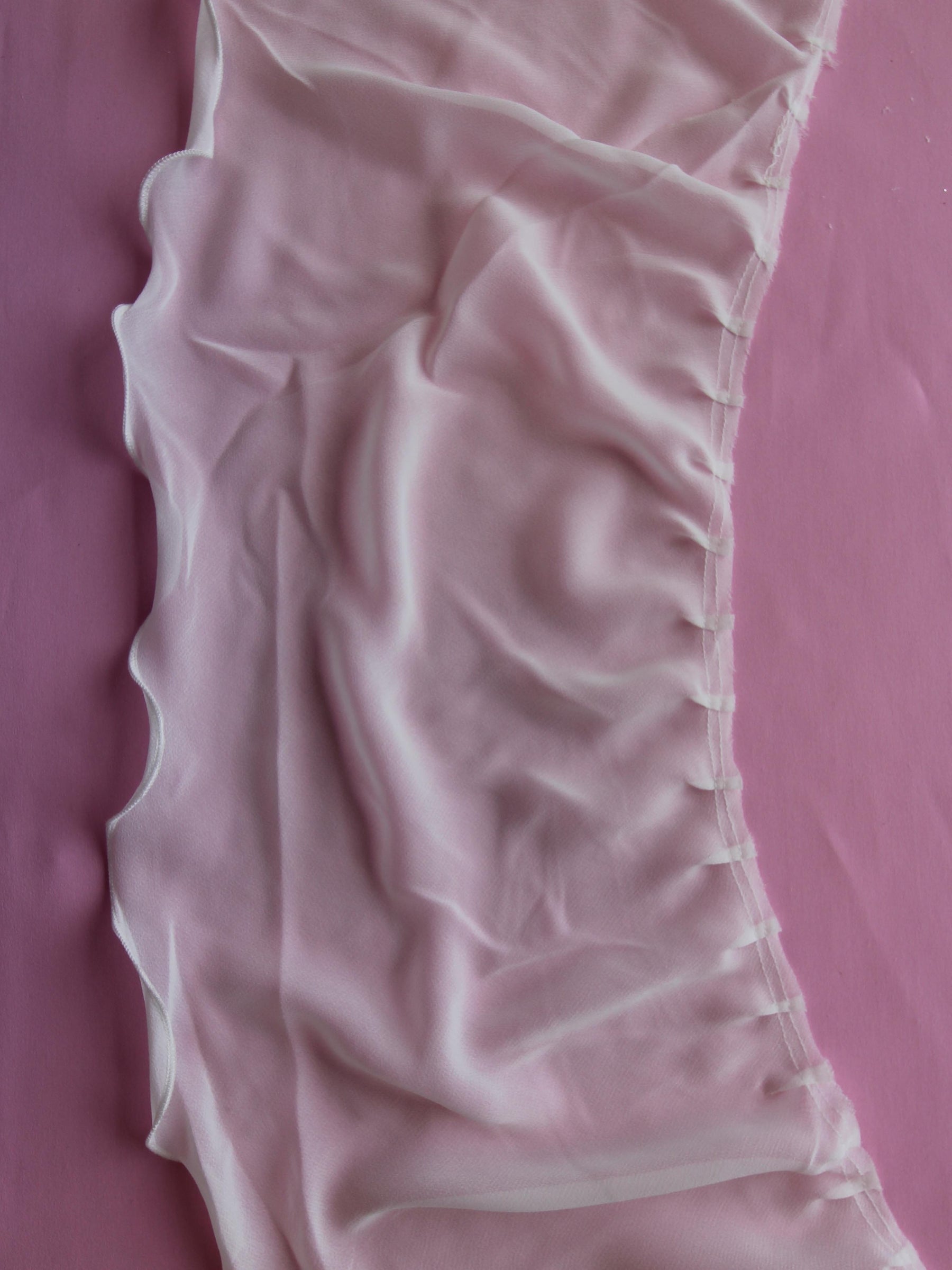 Elfenbeinfarbener Chiffonbesatz – Whirl