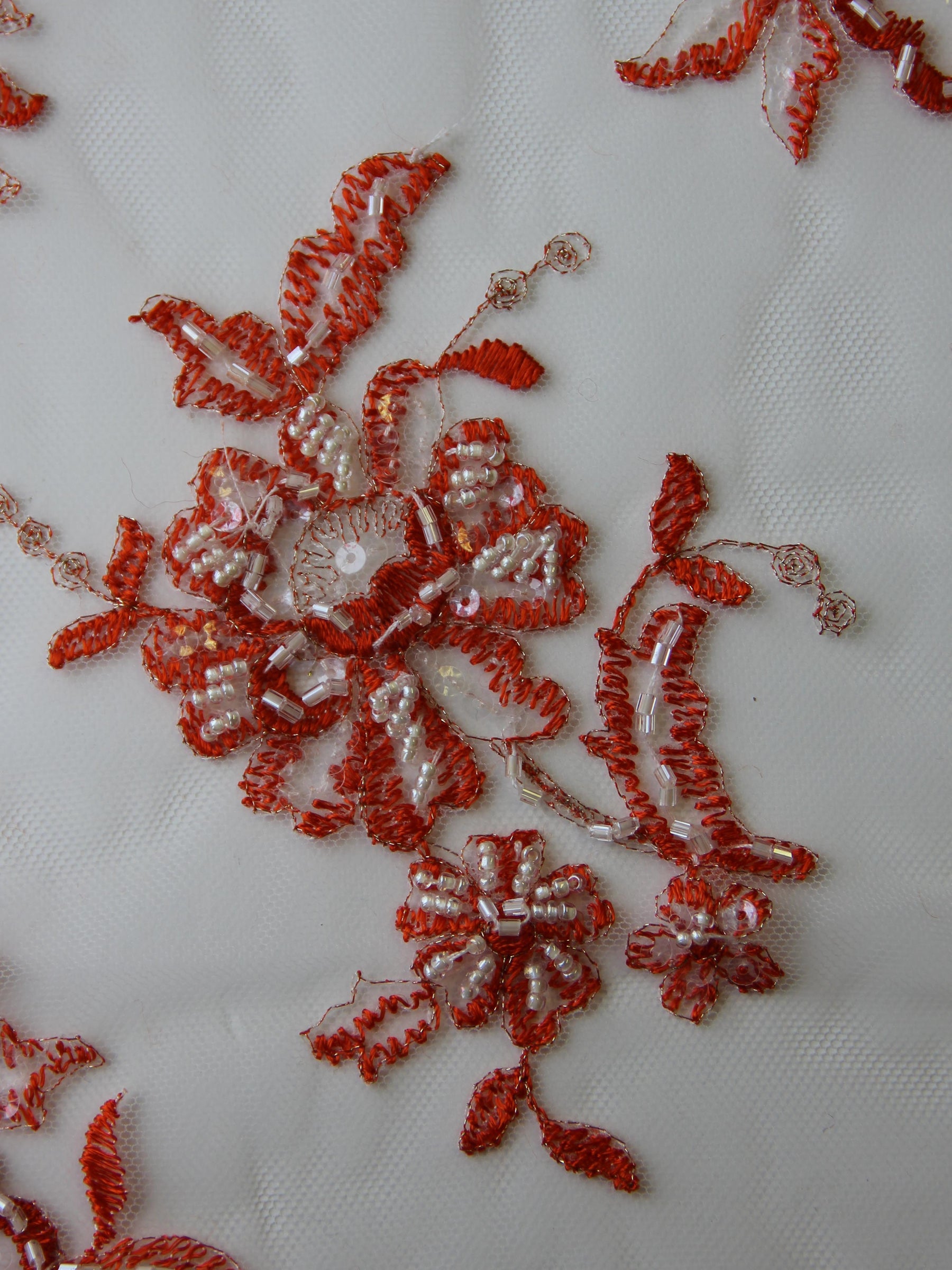 Frische orangefarbene Spitze – Chloe