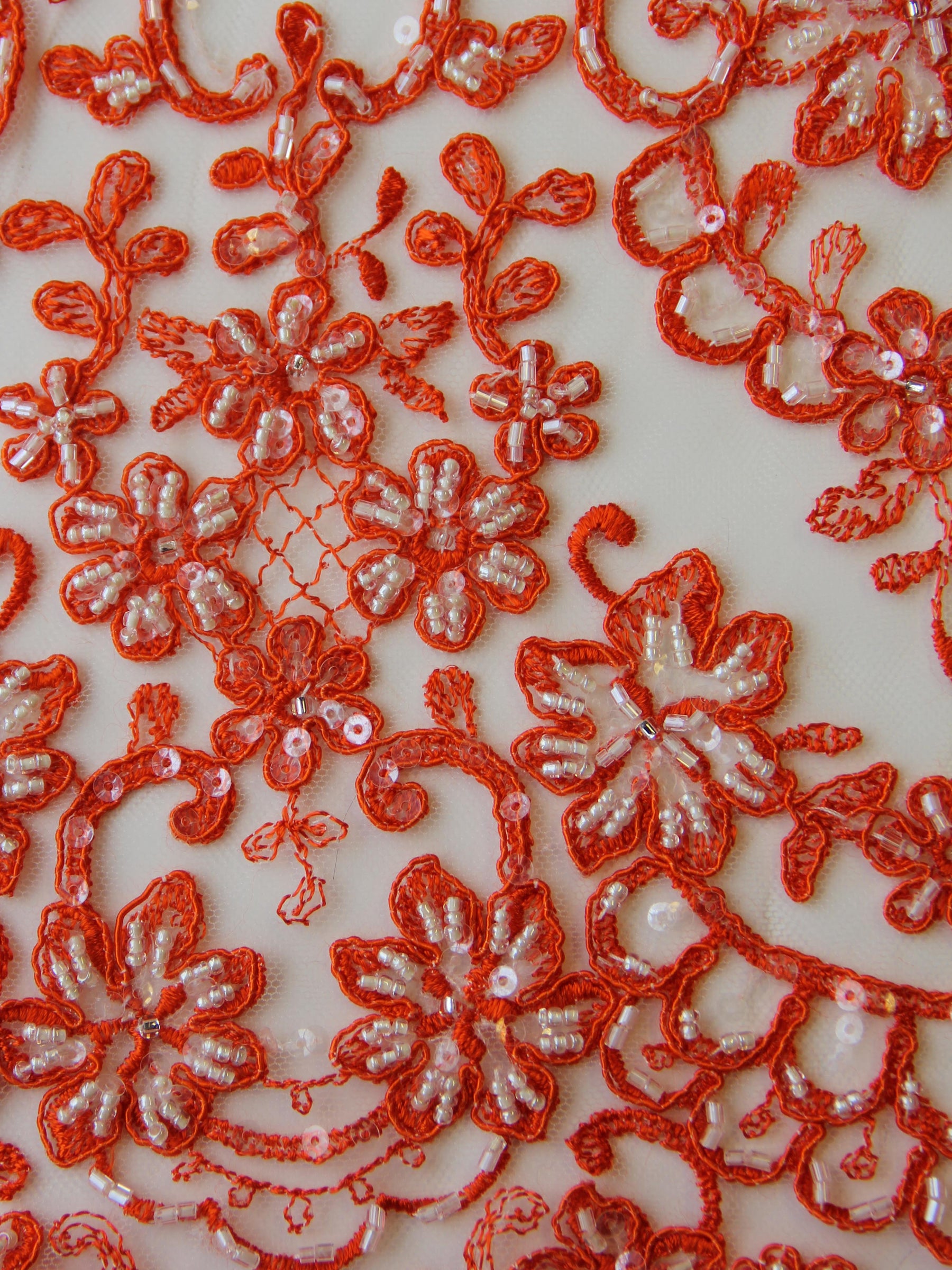Frische orangefarbene Spitze – Alexandra