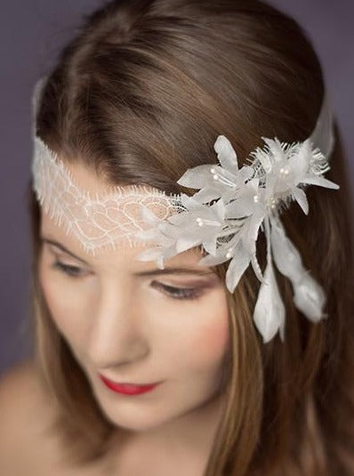 Elfenbeinfarbener Chantilly-Spitzenbesatz – Darcey