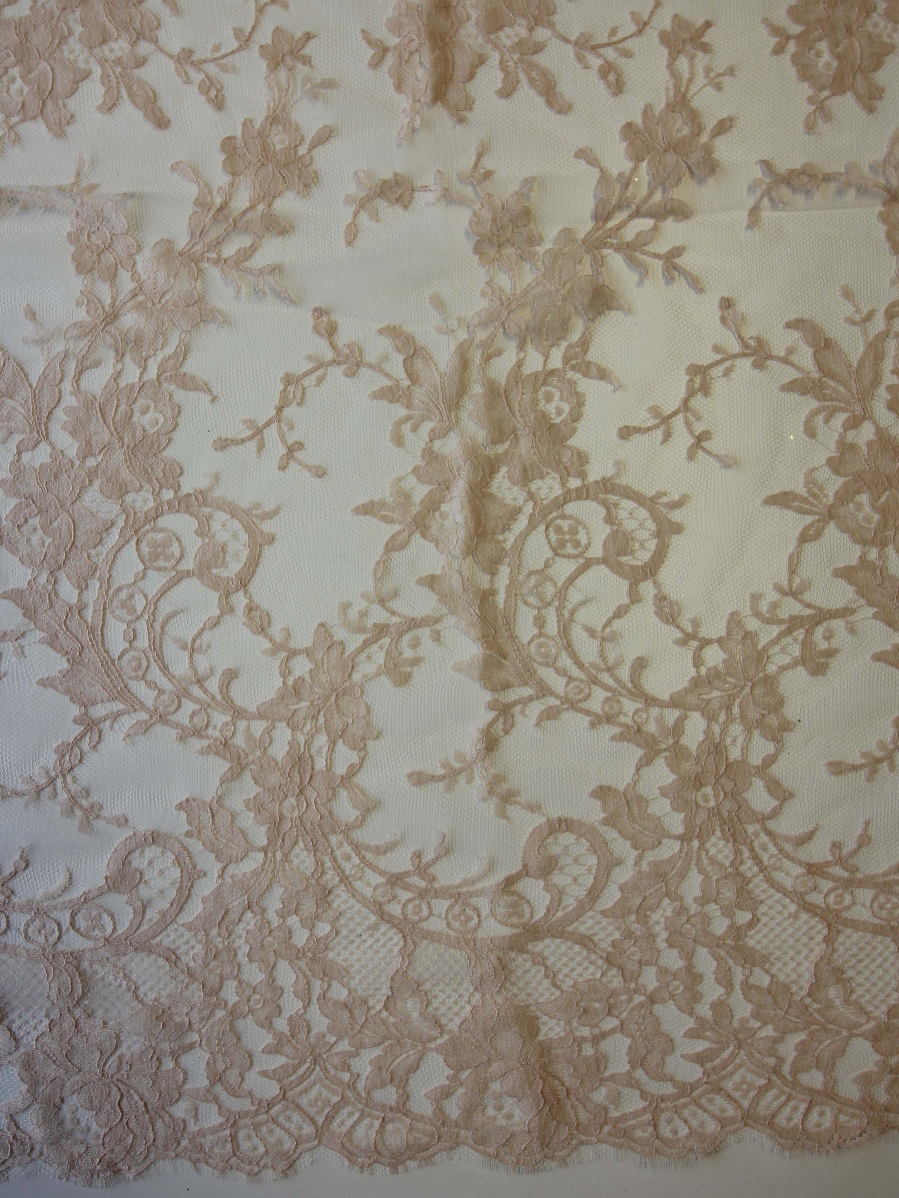 Zartrosa Chantilly-Spitze - Kate