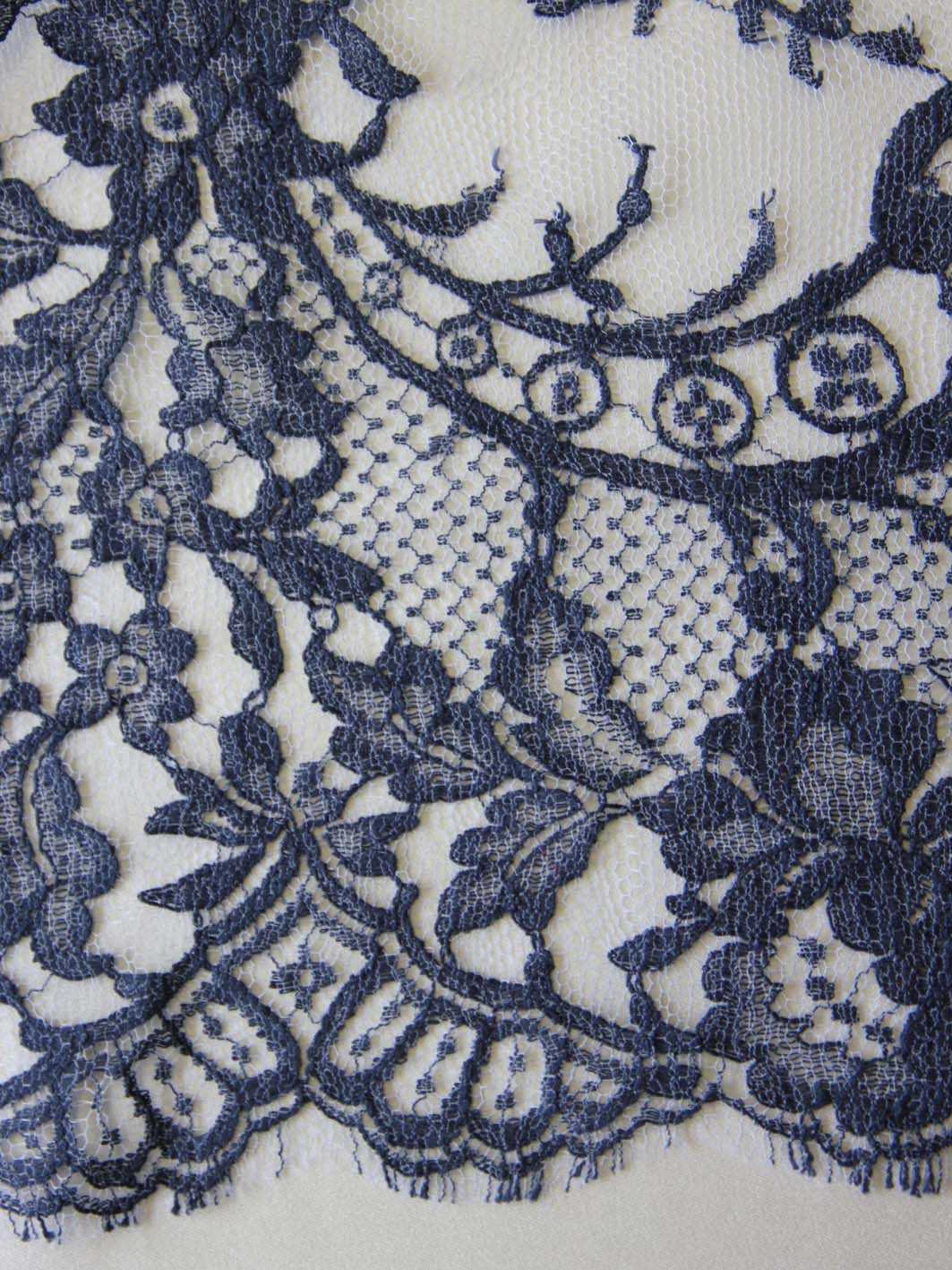 Marineblaue Spitze – Kate