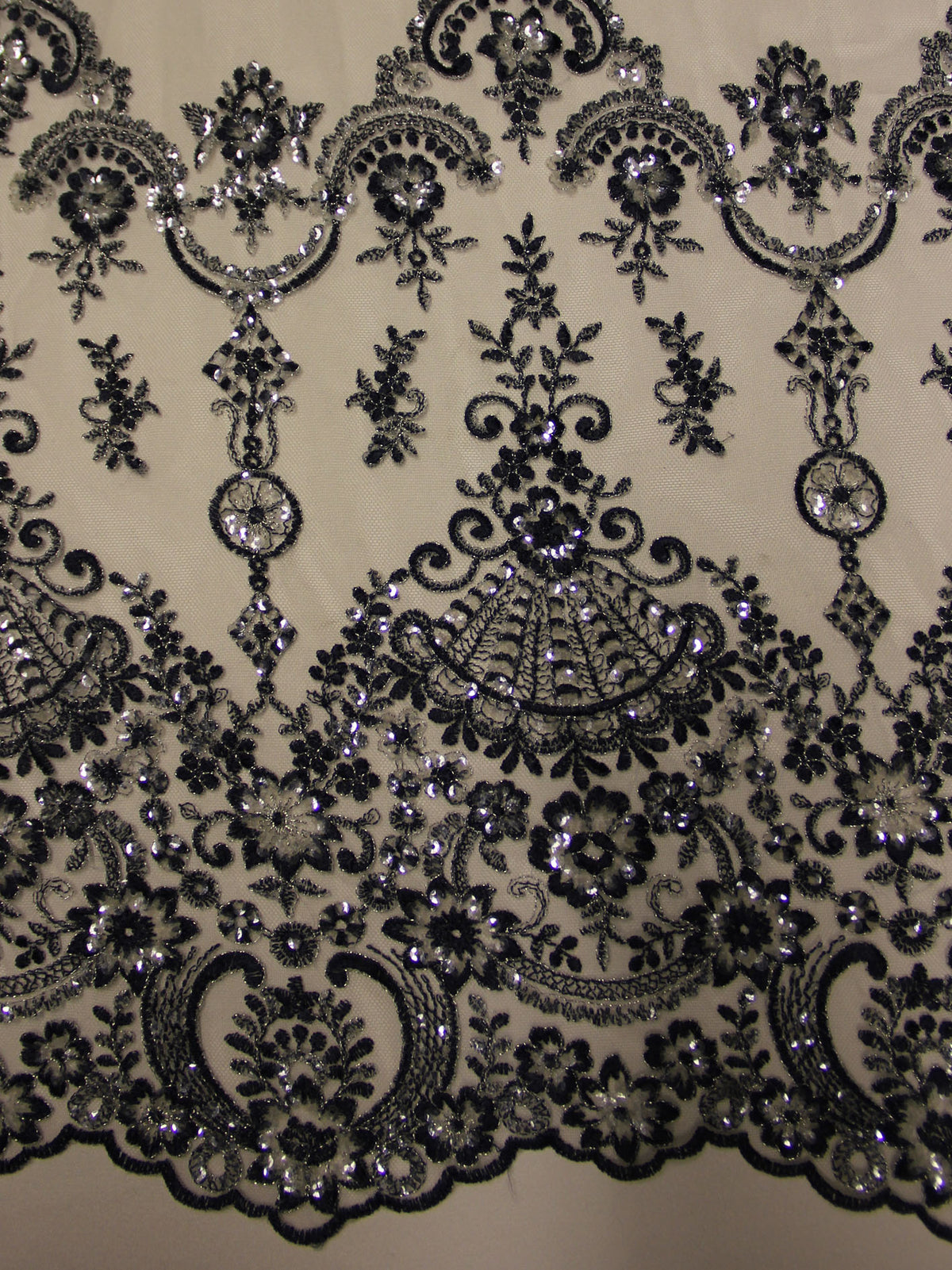 Französische blaue Spitze – Rubin