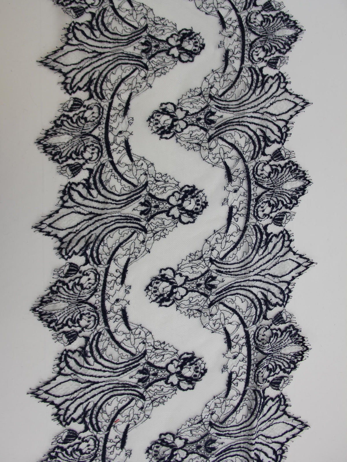 Französischer blauer Spitzenbesatz – Claire