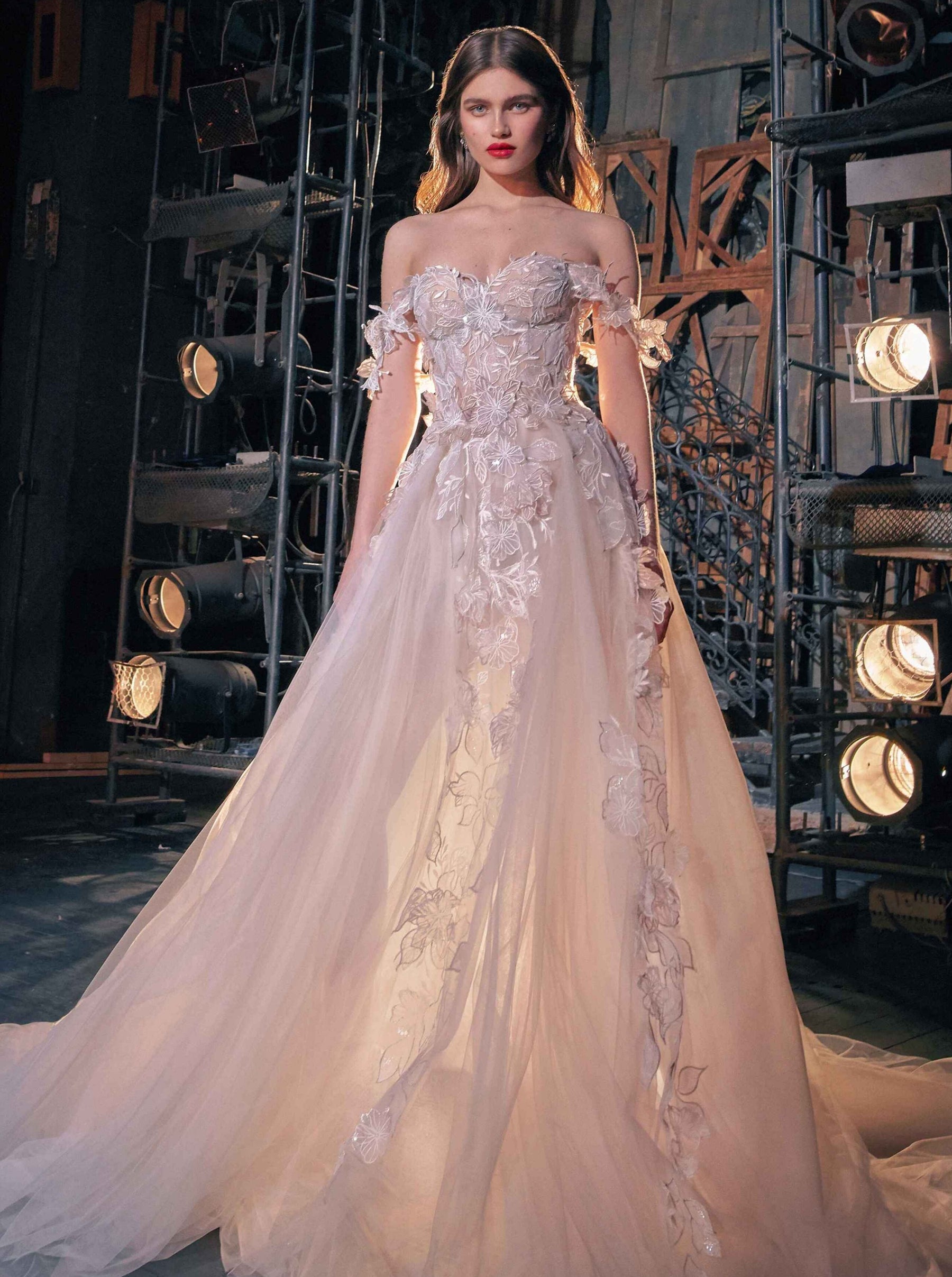 Elfenbeinfarbene bestickte Spitze – Galliano