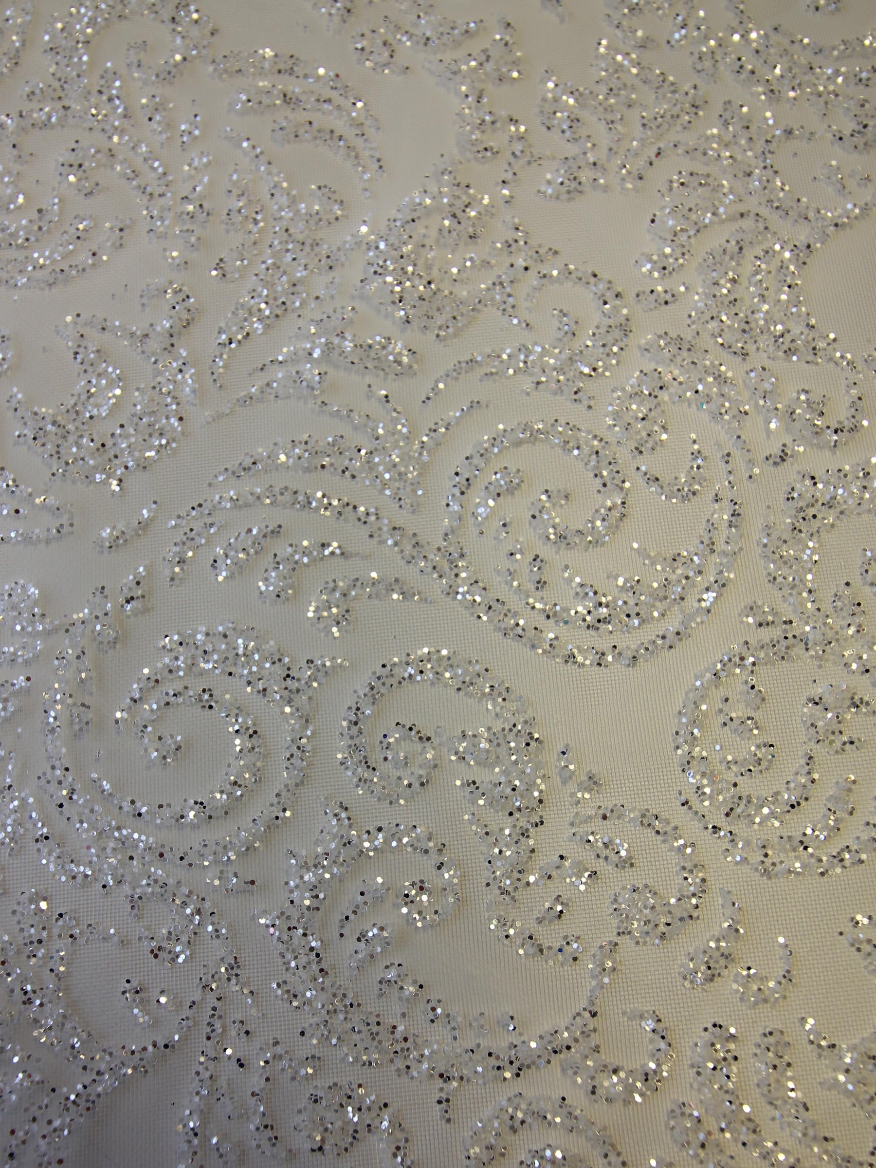 Elfenbeinfarbener Glitzertüll – Captivation