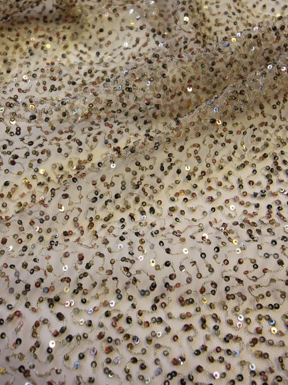 Goldfarbener Paillettentüll – Fabiola