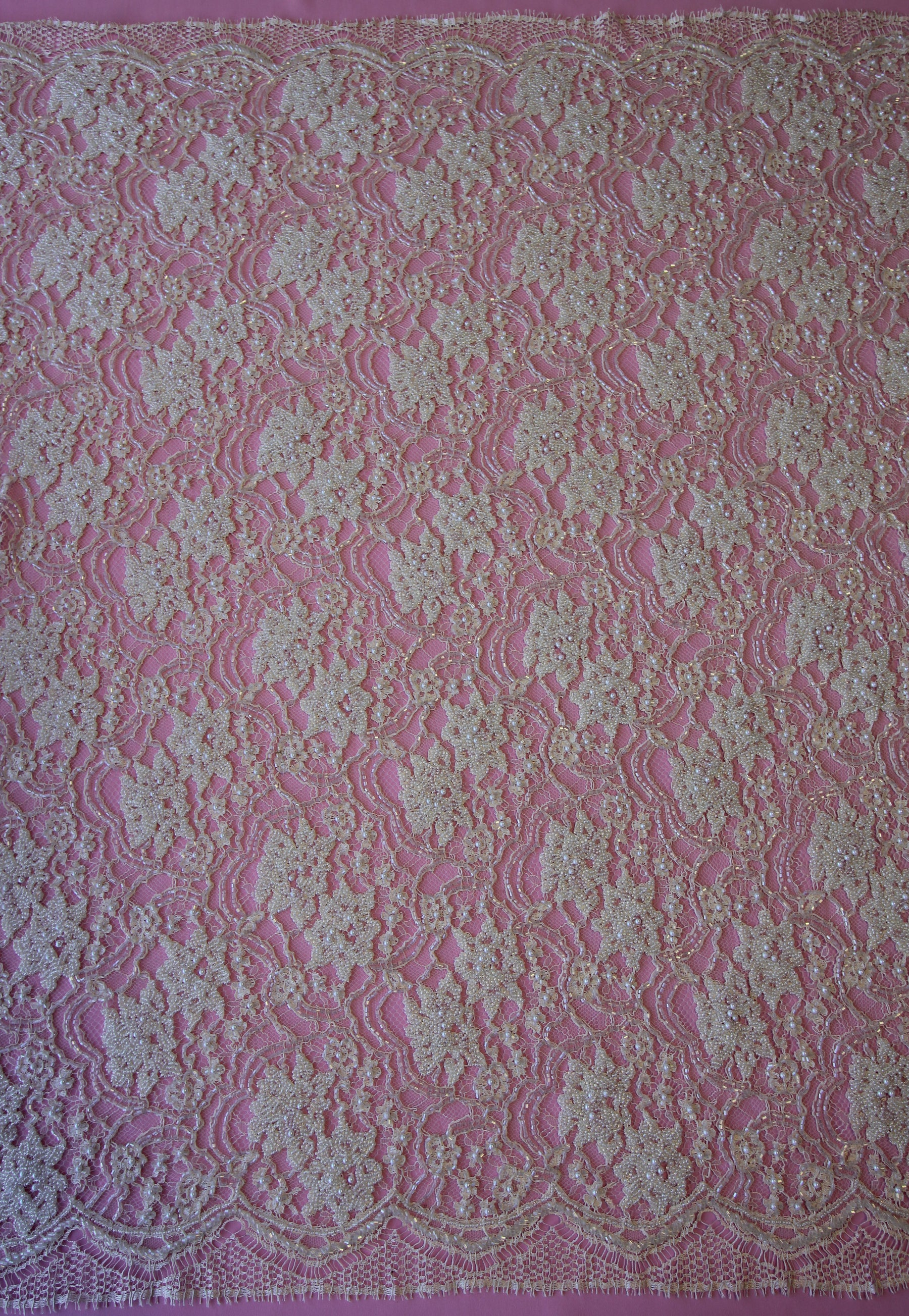 Elfenbeinfarbene Chantilly-Spitze – Ophelia