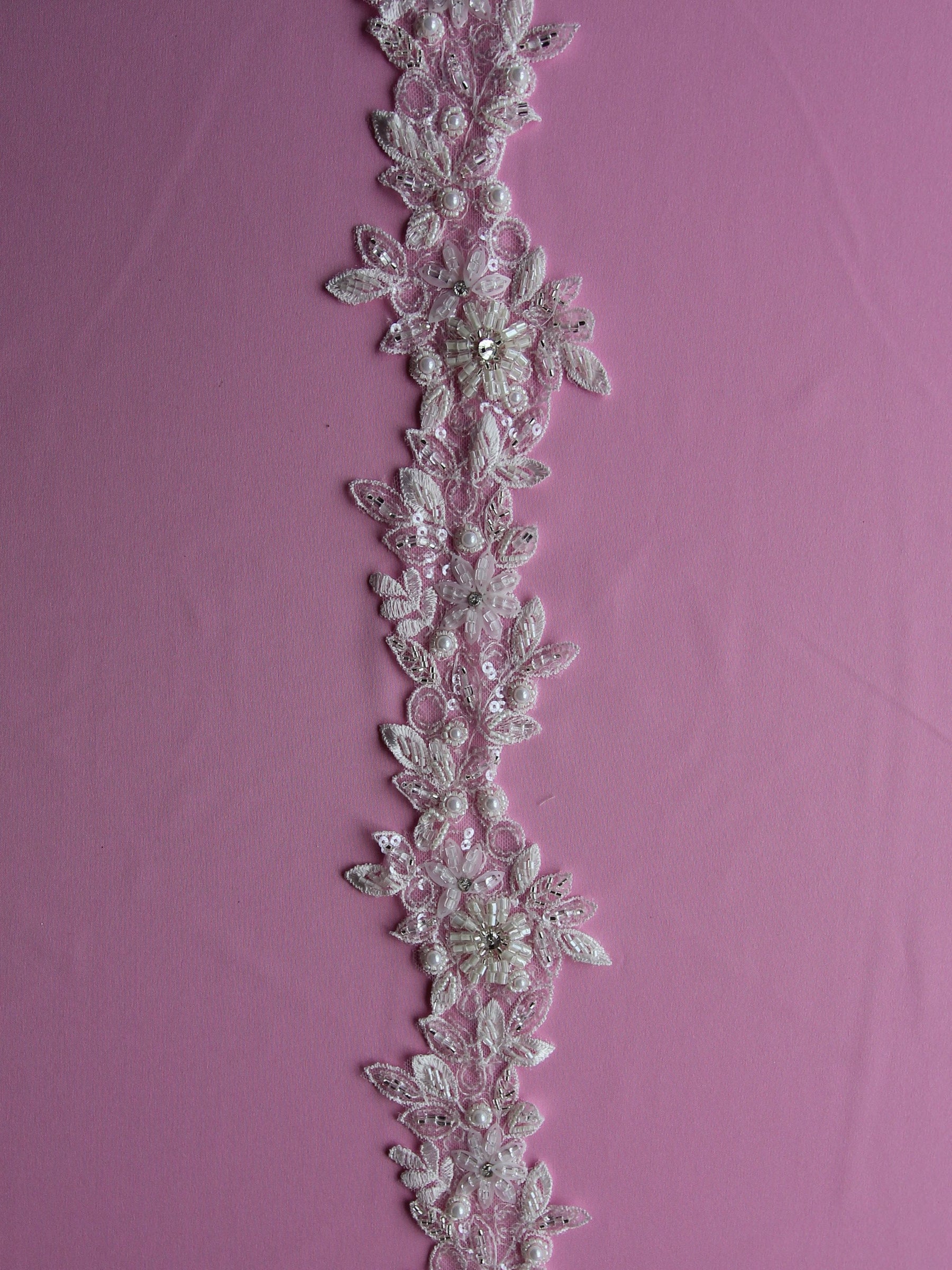 Kristall-Kleiderbesatz – Petunie