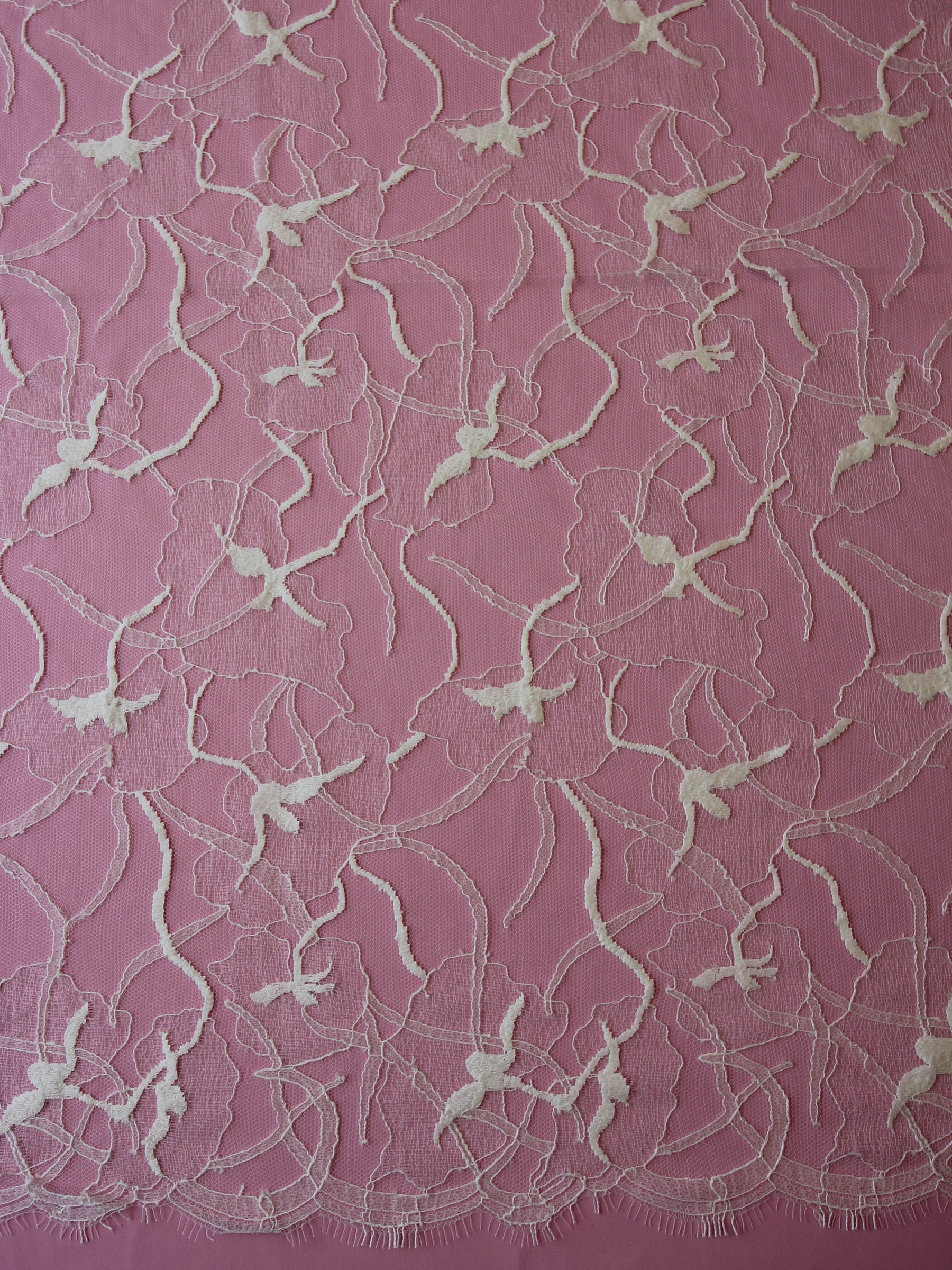 Elfenbeinfarbene Chantilly-Spitze – Aggie