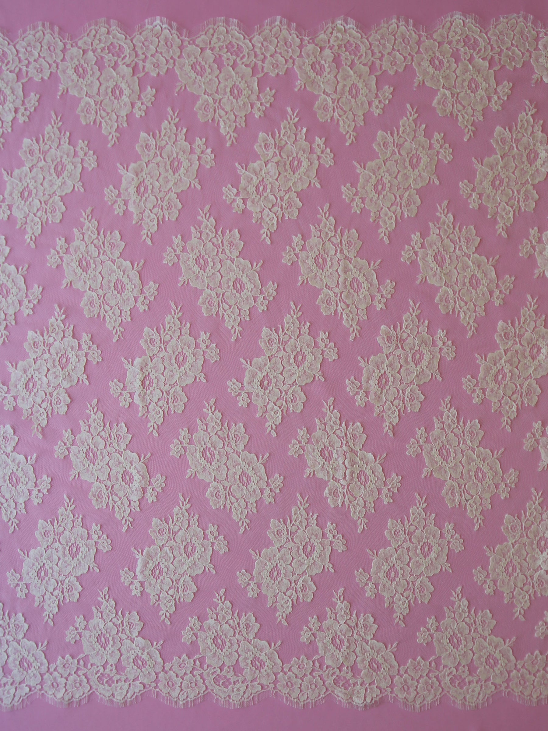 Elfenbeinfarbene Chantilly-Spitze – Agnes