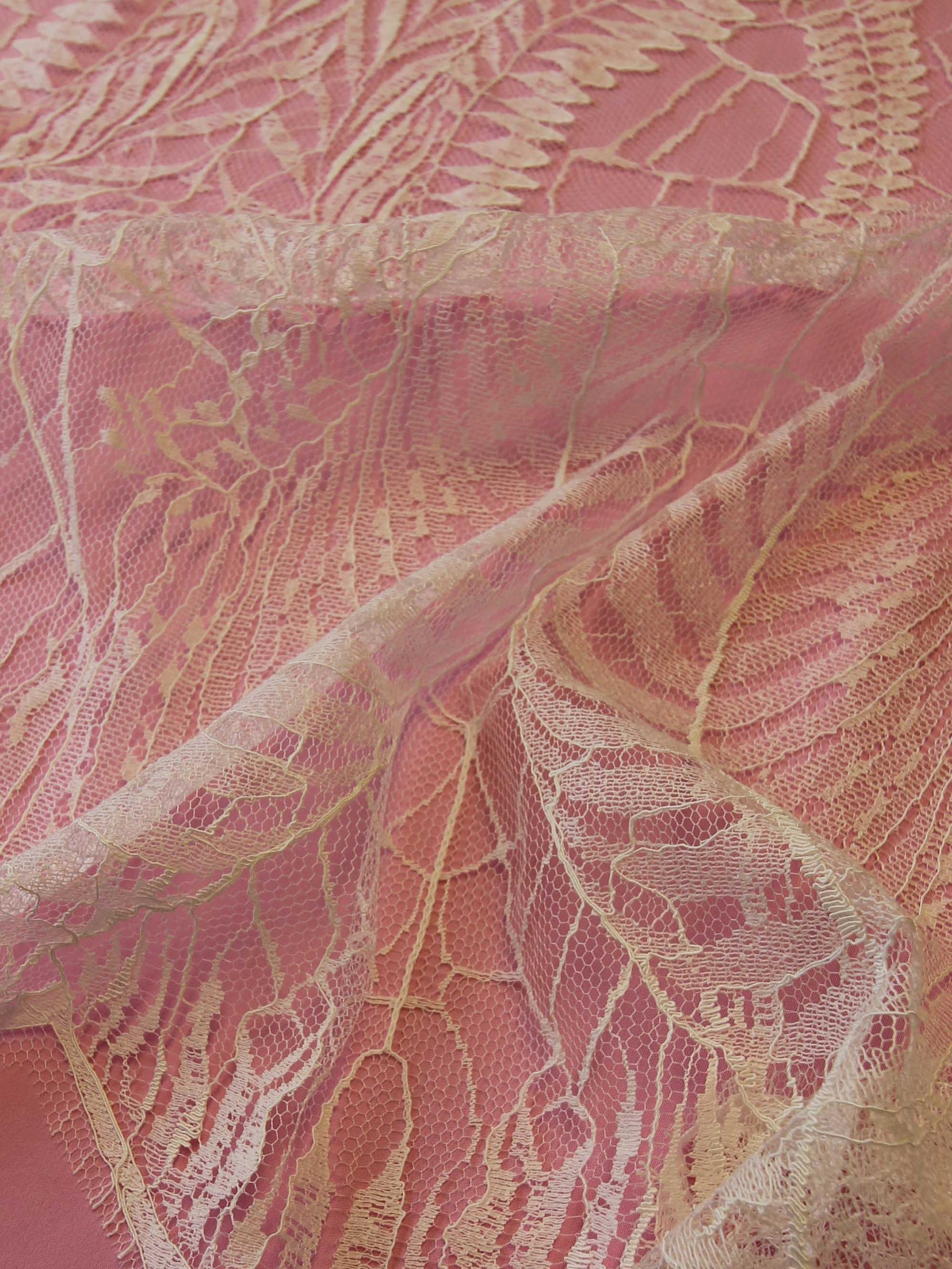 Elfenbeinfarbene Chantilly-Spitze – Birdie