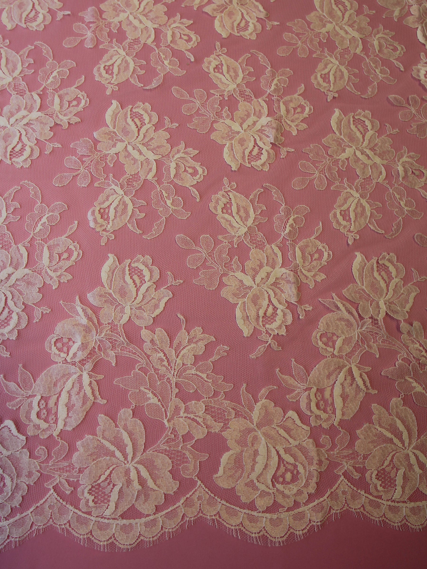 Elfenbeinfarbene Chantilly-Spitze – Harper