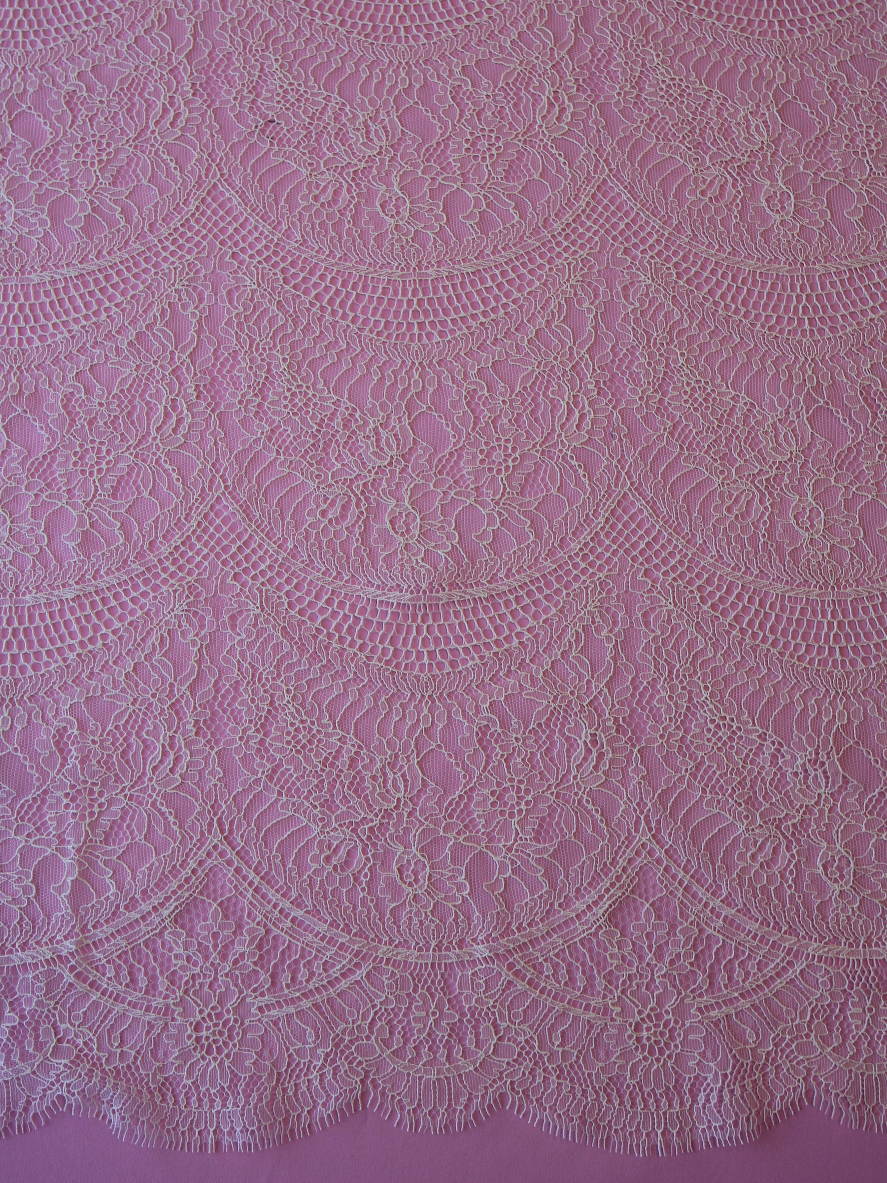 Elfenbeinfarbene Chantilly-Spitze – Prudence