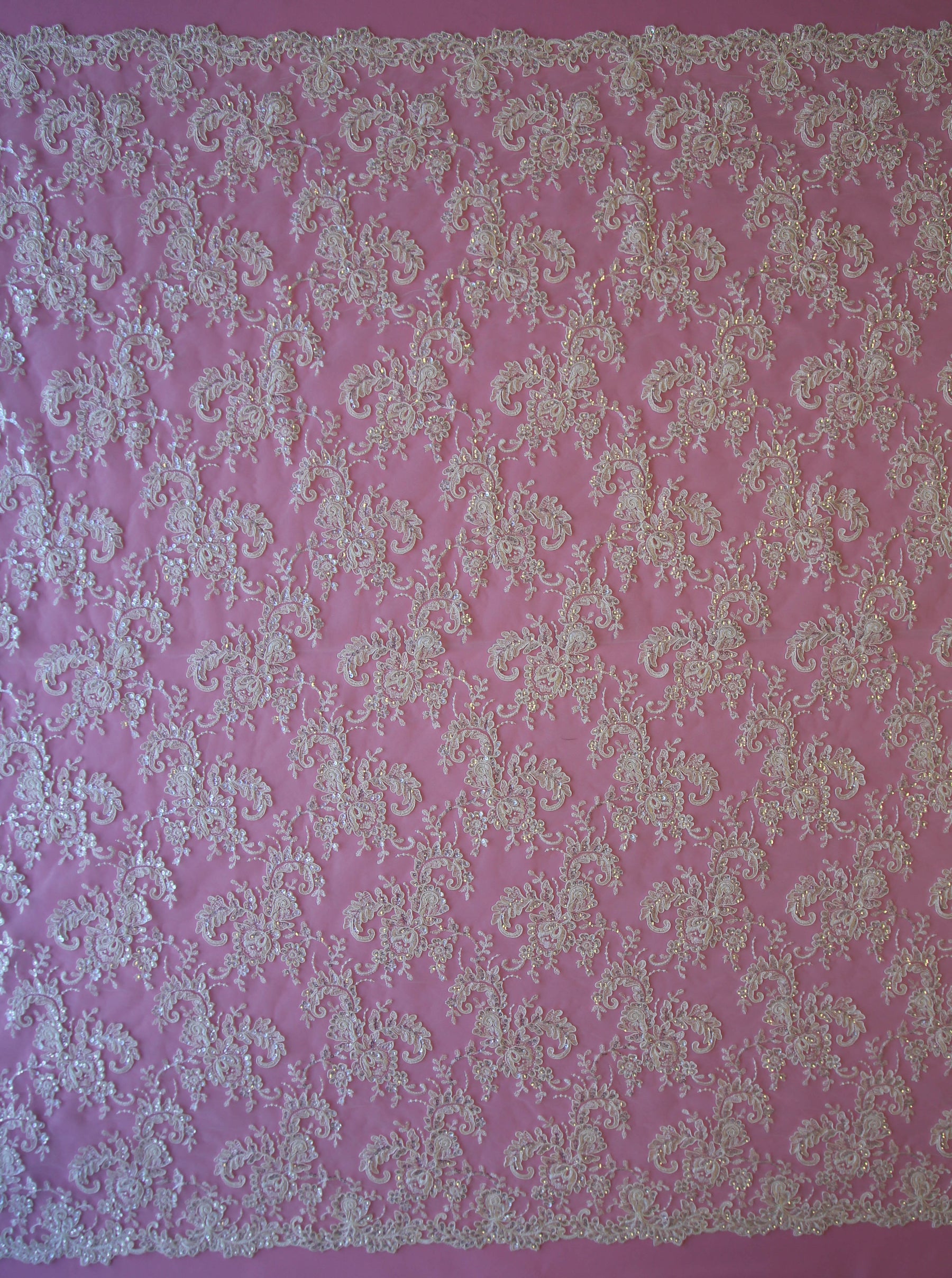 Elfenbeinfarbene Perlenspitze – Anoushka