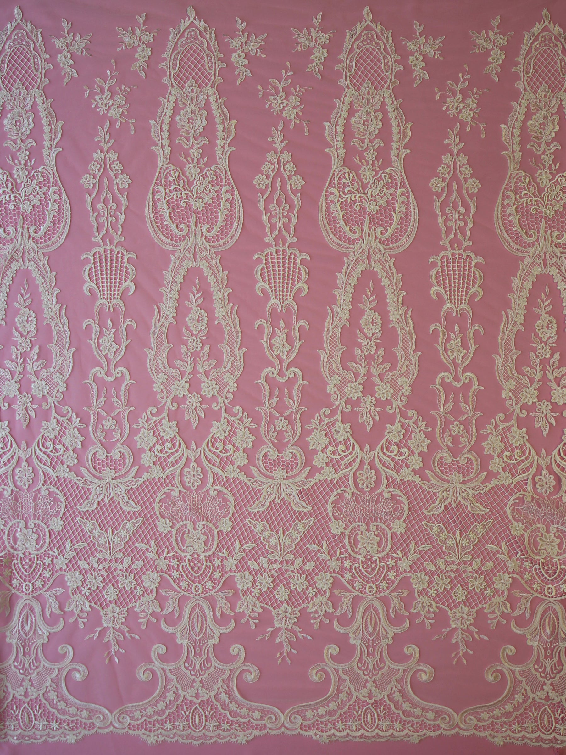 Elfenbeinfarbene Kordelspitze – Yolanda