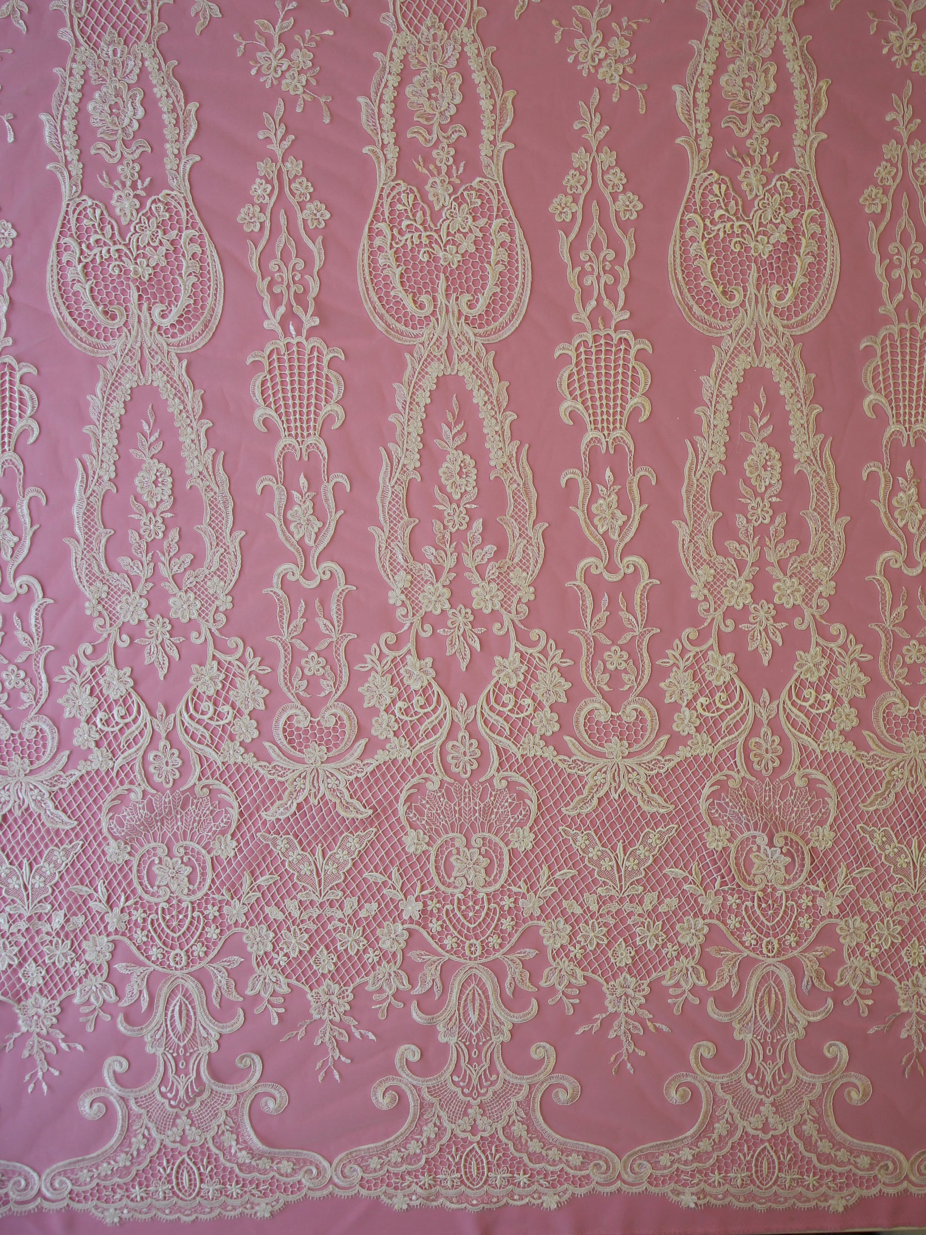 Elfenbeinfarbene Kordelspitze – Yolanda