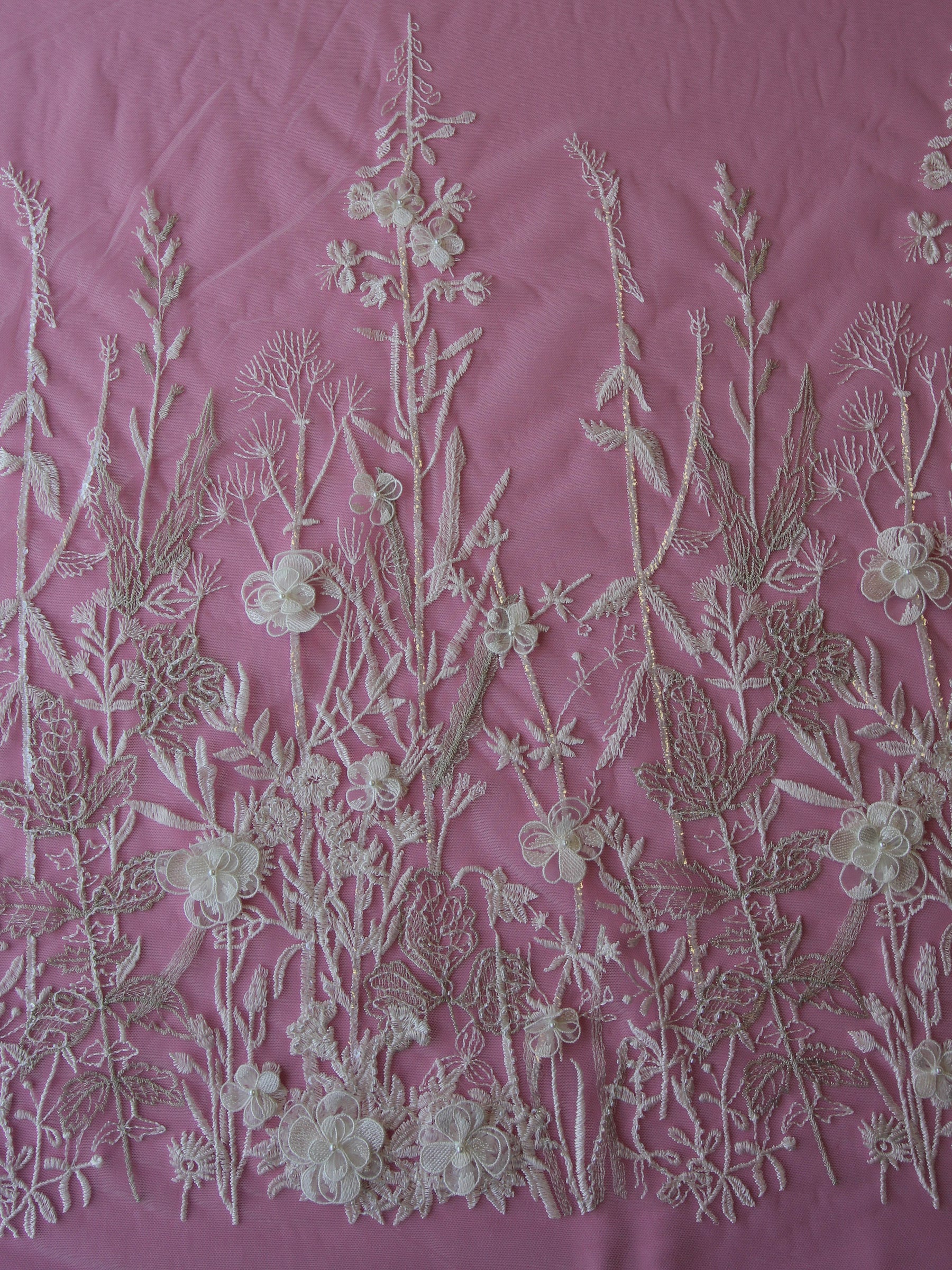 Elfenbeinfarbene 3D-Spitze – Fernando