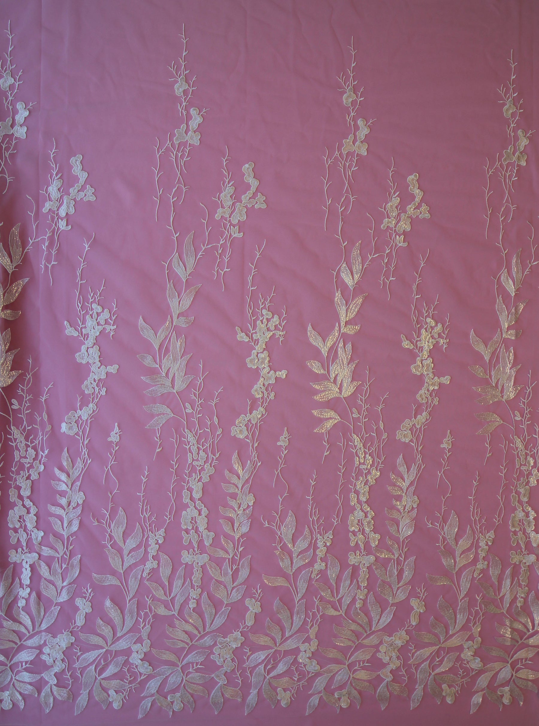 Elfenbeinfarbene bestickte Spitze – Tuva