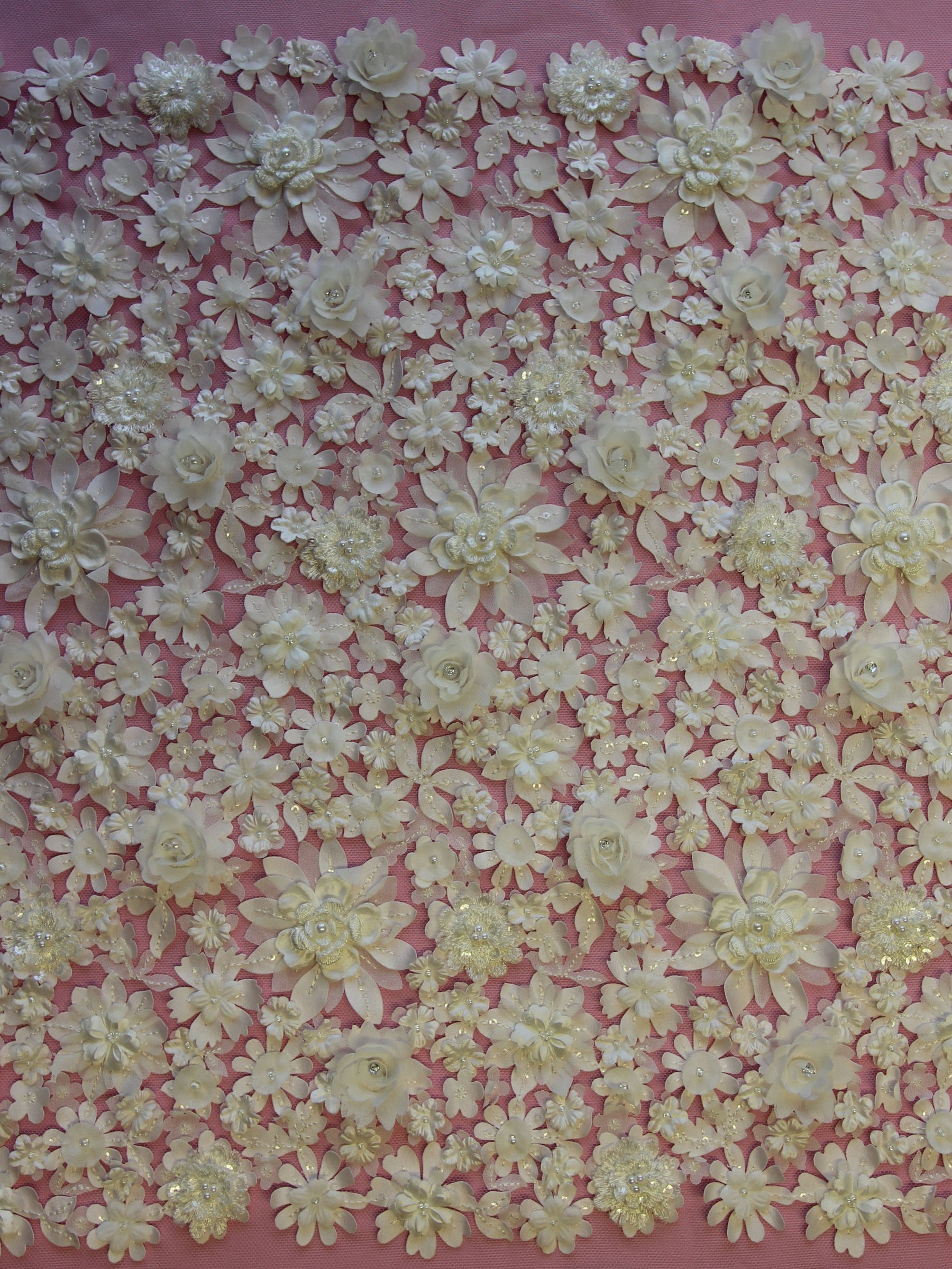 Elfenbeinfarbene Blumenspitze – Mackenna