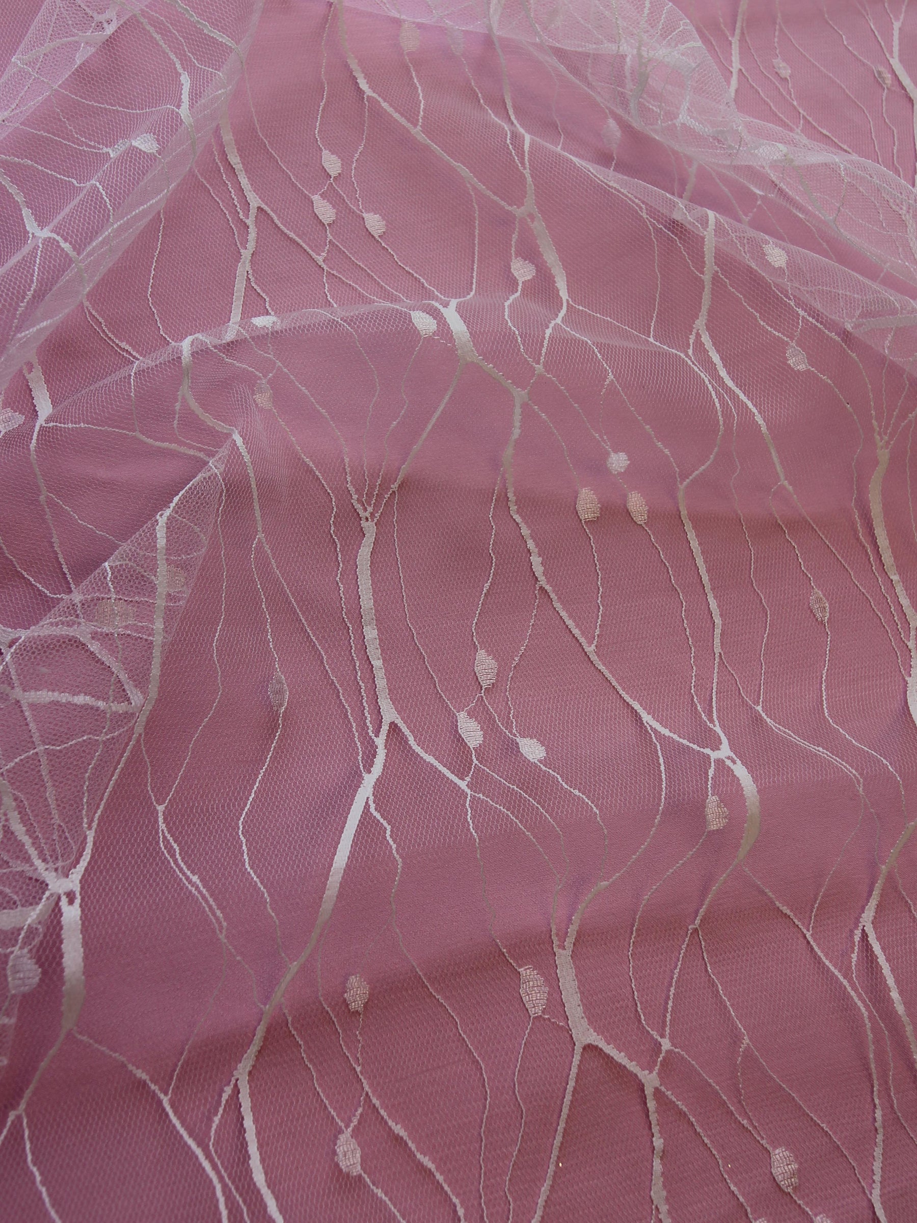 Elfenbeinfarbene Raschelspitze – Stream