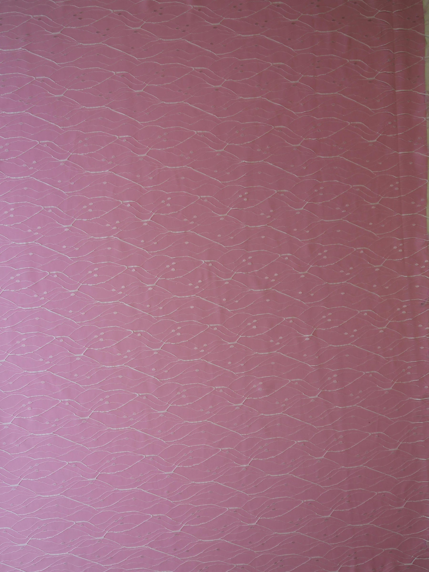 Elfenbeinfarbene Raschelspitze – Stream