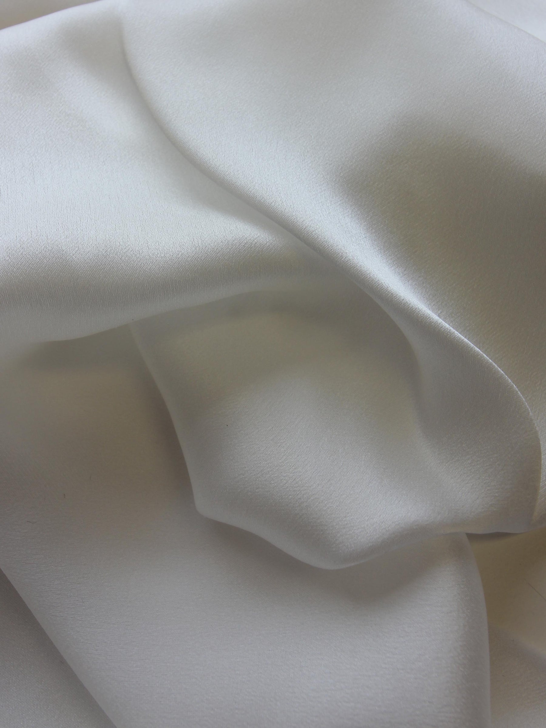 Elfenbeinfarbener Seidensatin-Chiffon - Delicacy