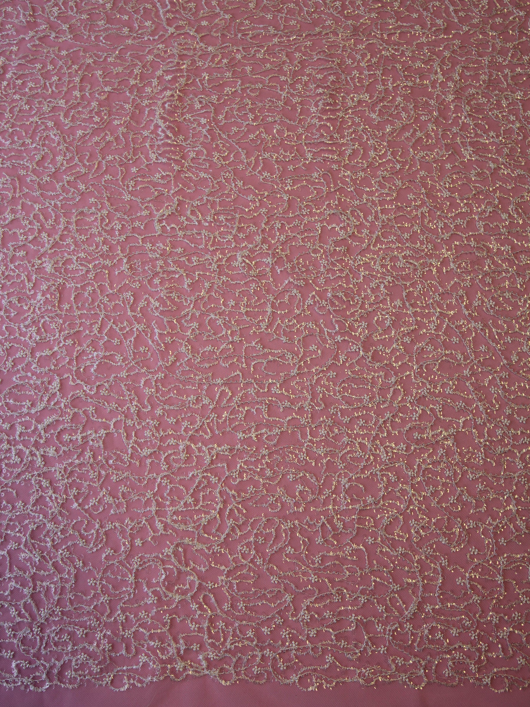 Elfenbeinfarbene bestickte Spitze – Severine