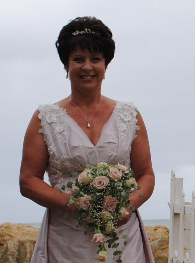 Elfenbeinfarbene, perlenbesetzte Blumenspitze – Jacqueline