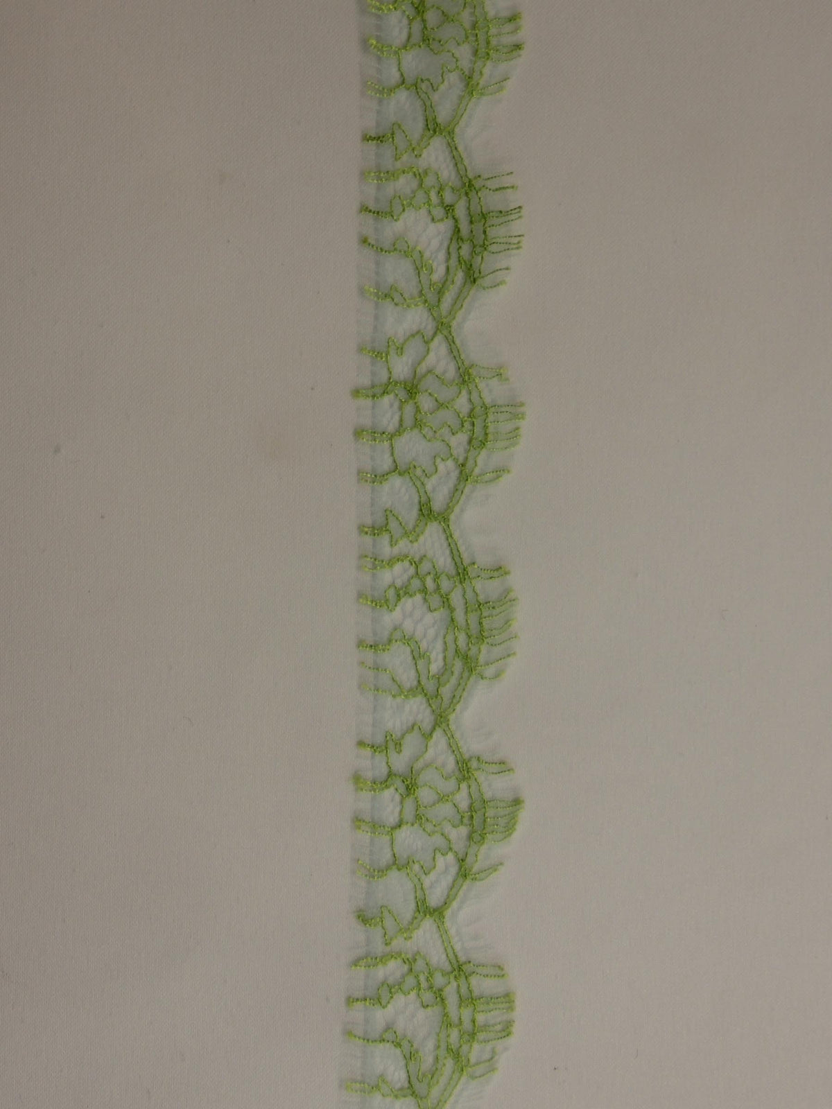 Tropisch-grüner Spitzenbesatz – Anna