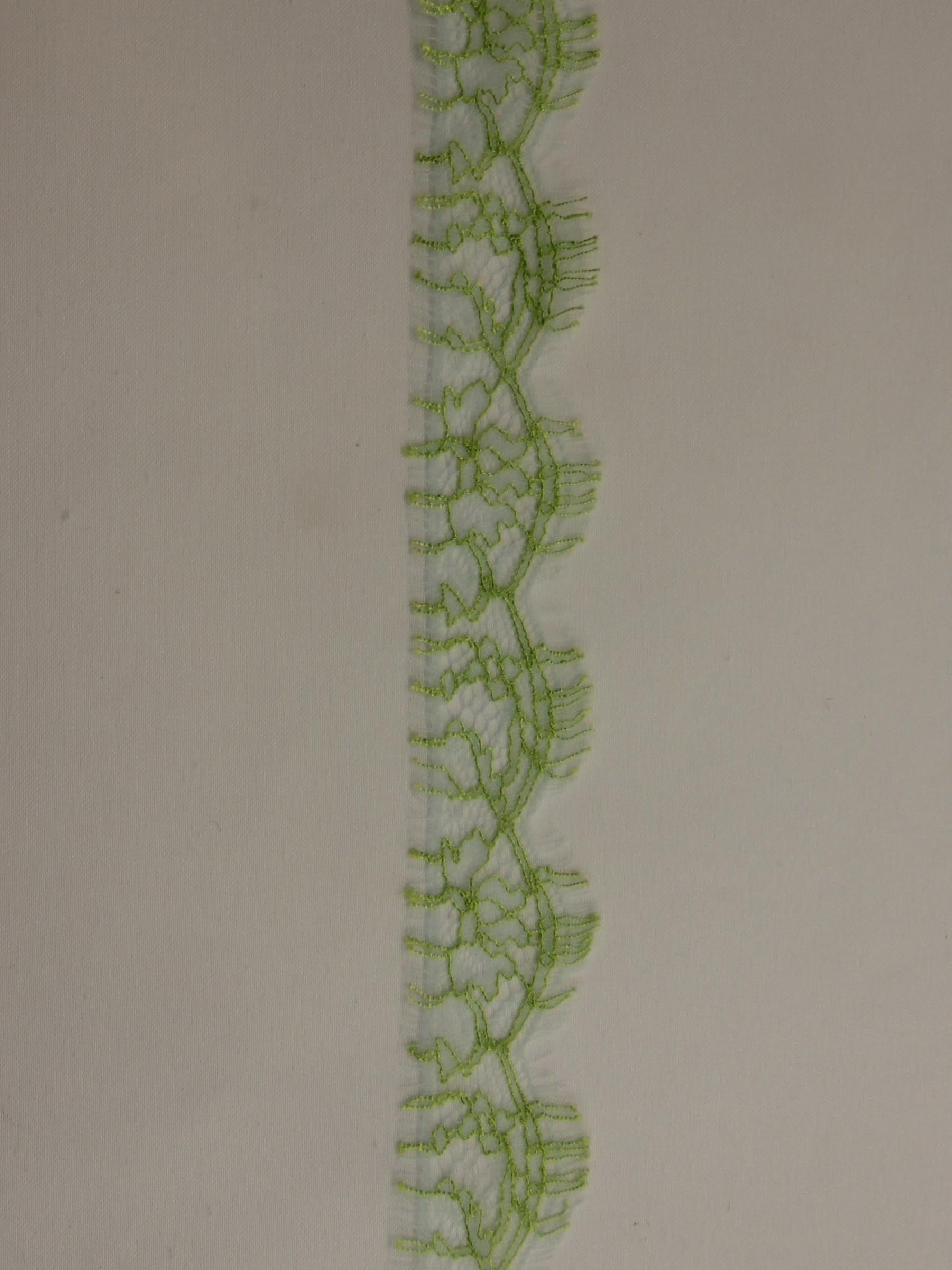 Tropisch-grüner Spitzenbesatz – Anna