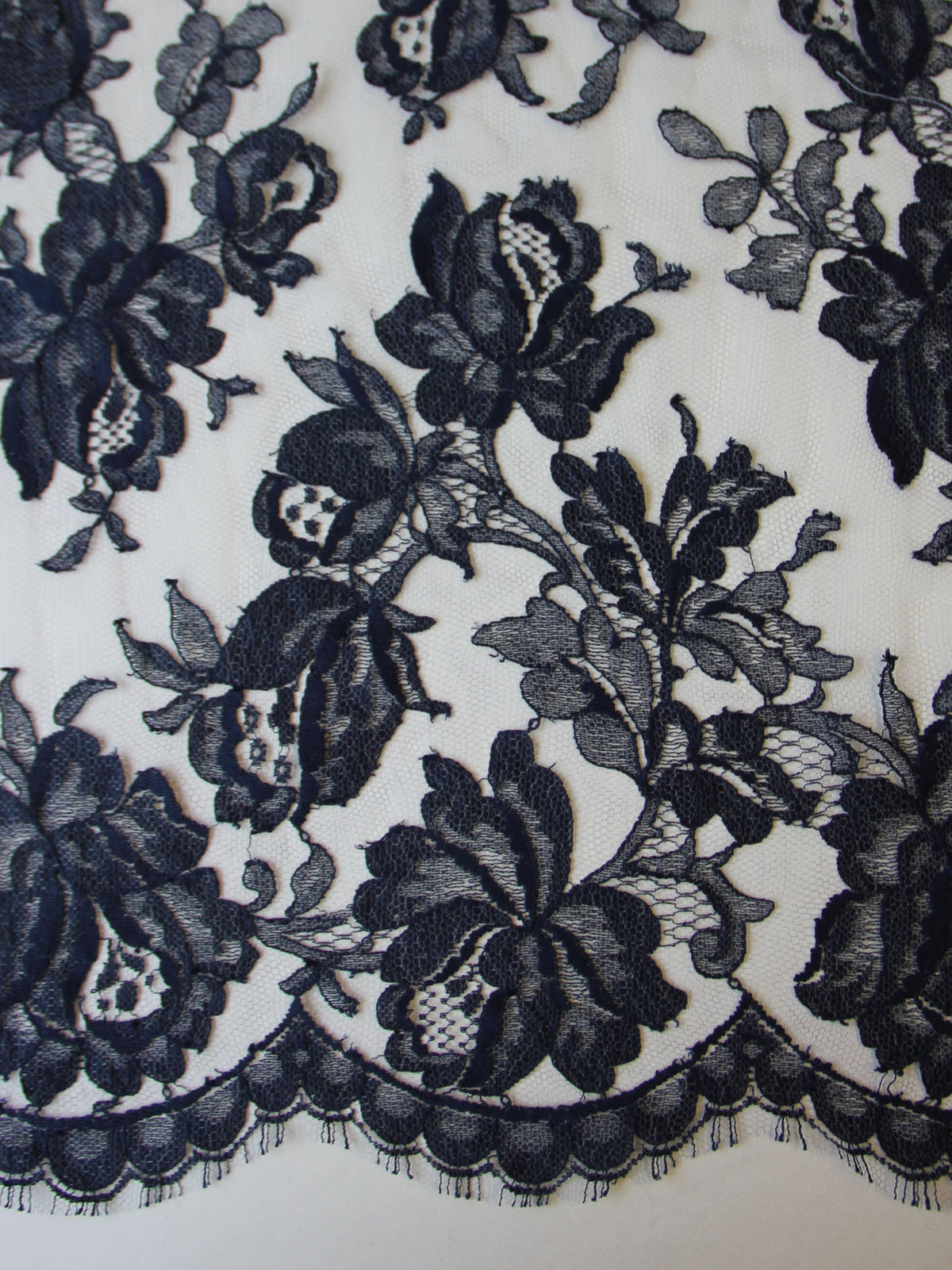 Marineblaue Spitze – Harper