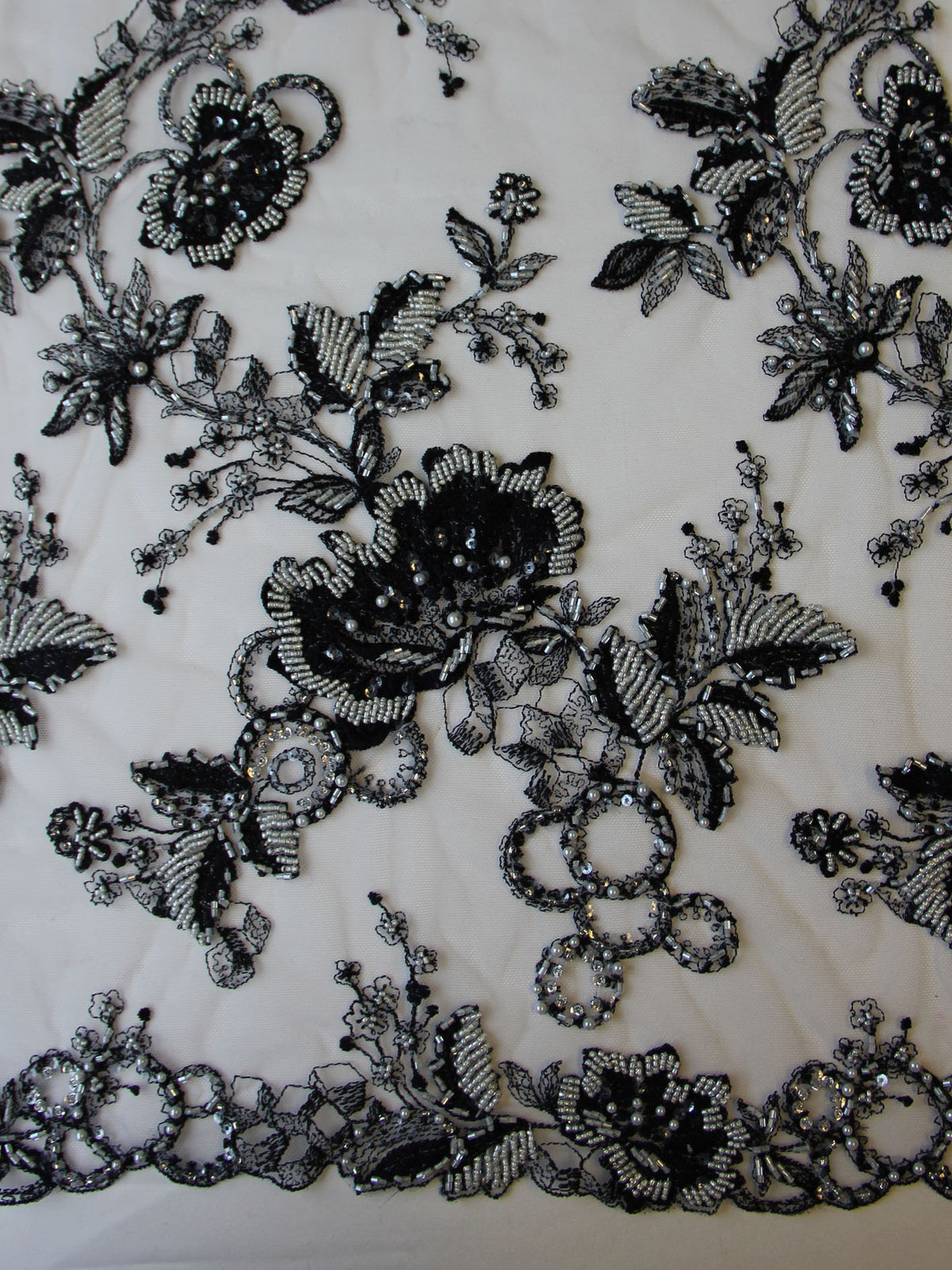 Marineblaue Spitze – Roberta