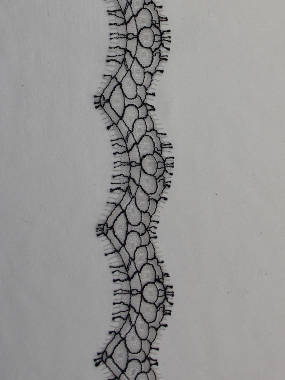 Marineblauer Spitzenbesatz – Darcey