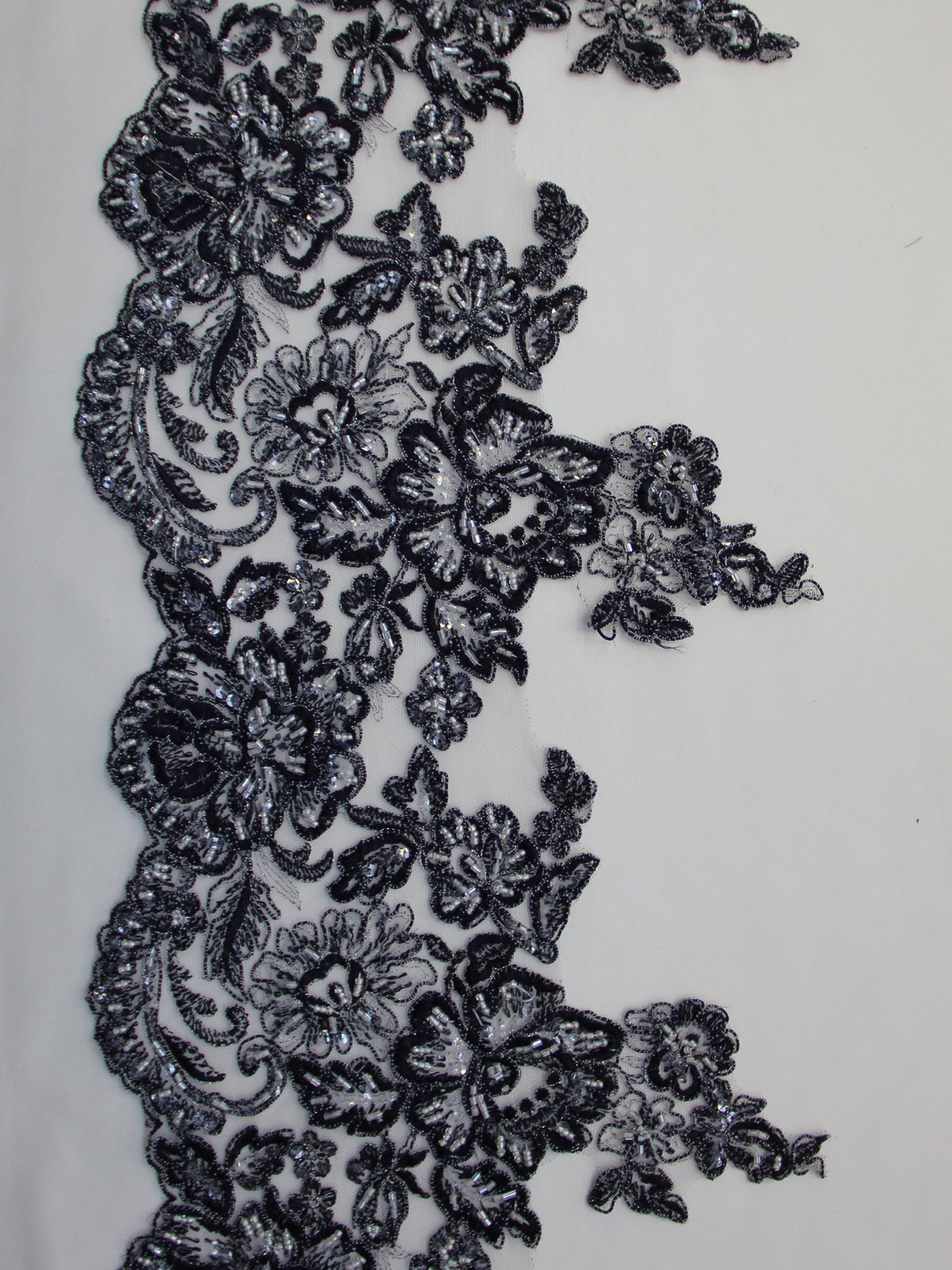 Marineblauer Spitzenbesatz – Victoria